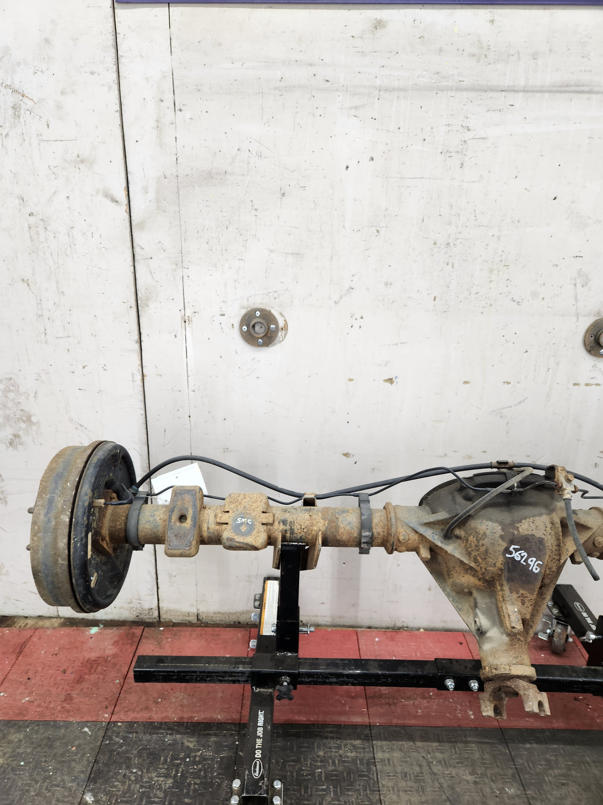 2005-2007 Chevrolet Silverado GMC Sierra 1500 3.23 Rear Axle