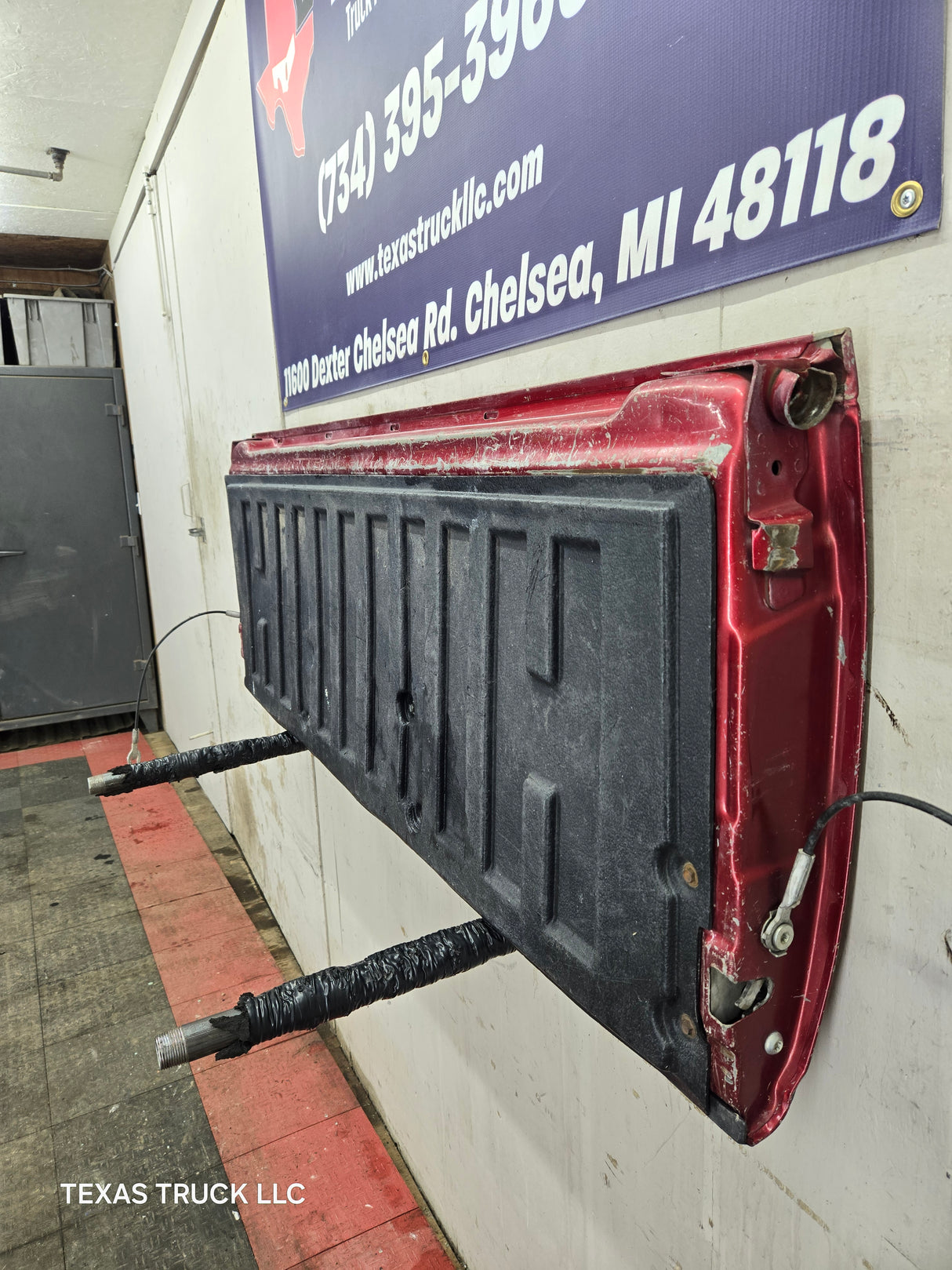 1997-2003 F150 / 1999-2007 Ford F250 F350 F450 F550 Super Duty Tailgate
