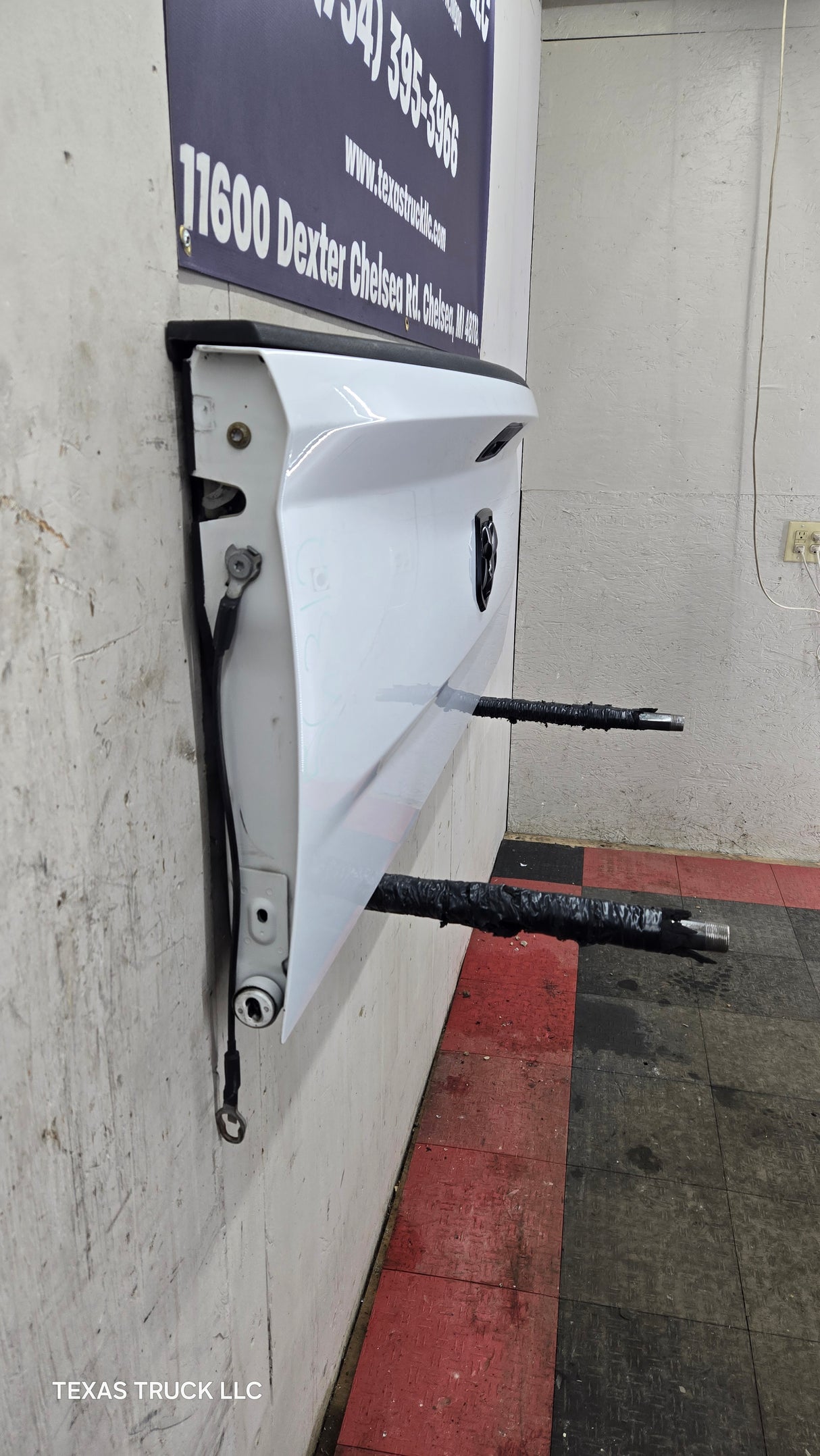 2009-2018 Dodge Ram 4th Gen 1500 2500 3500 Tailgate - Bright White Clear Coat