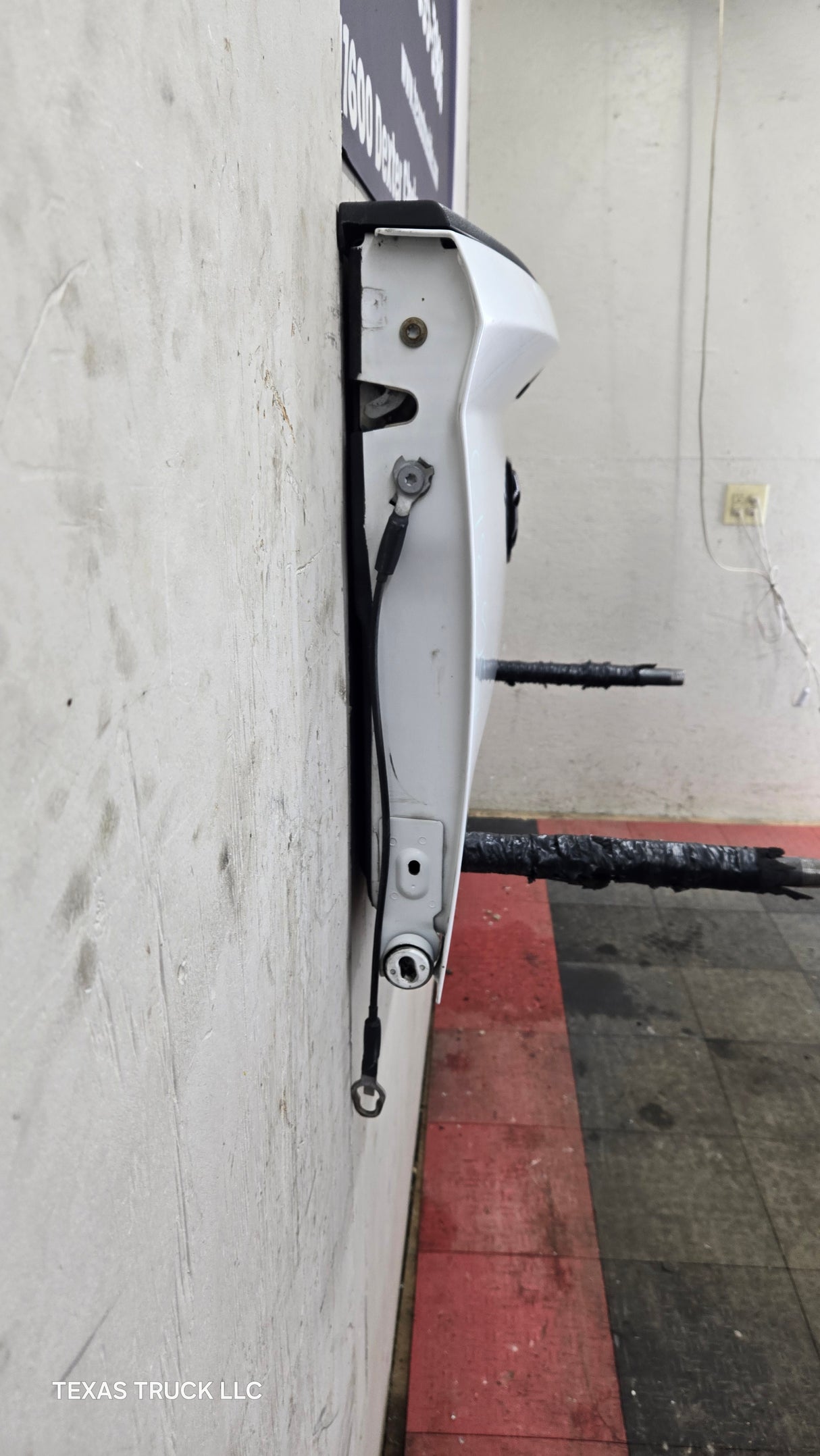 2009-2018 Dodge Ram 4th Gen 1500 2500 3500 Tailgate - Bright White Clear Coat