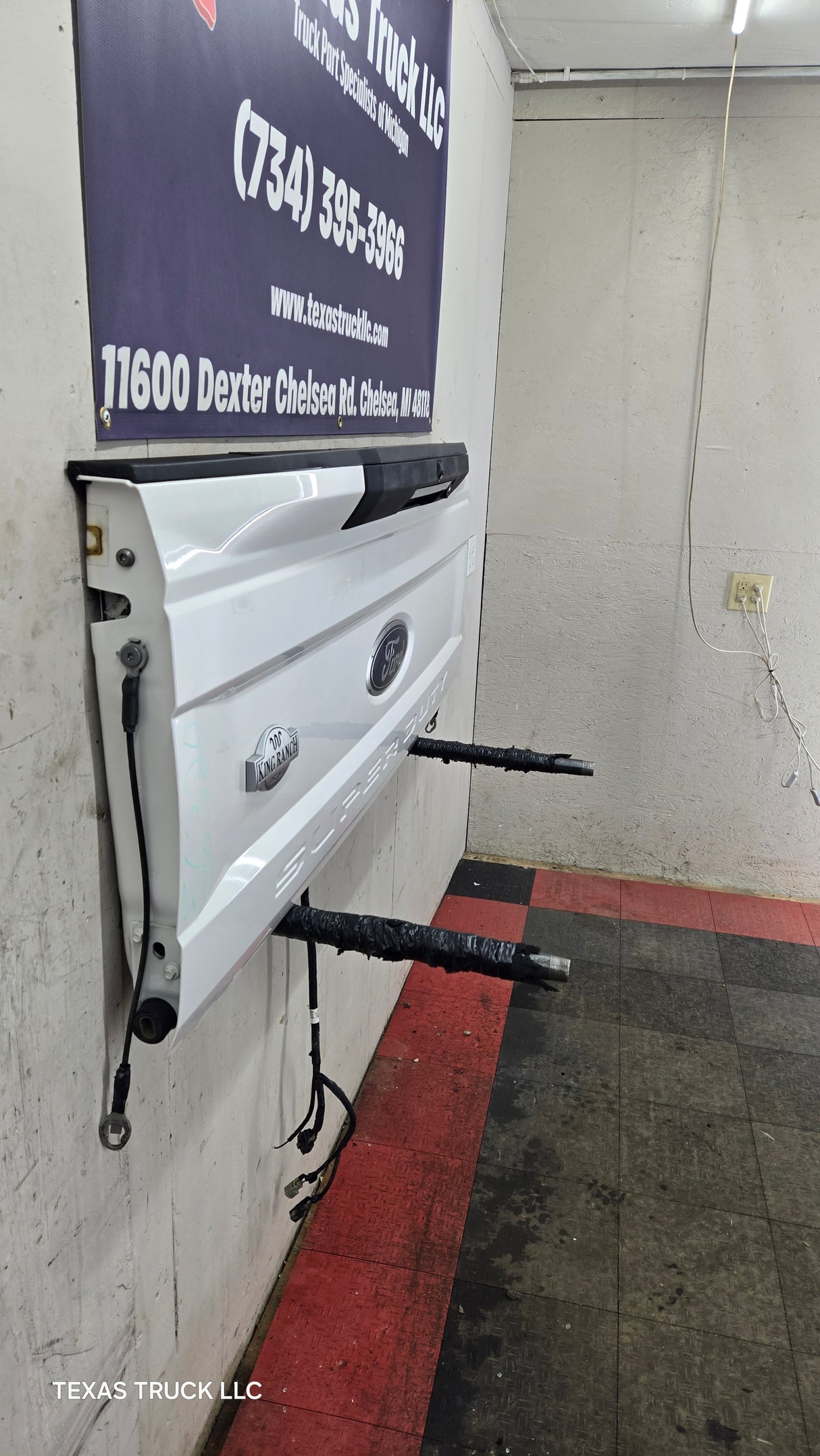 2017-2022 Ford Super Duty F250 F350 F450 F550 King Ranch Tailgate W/Step