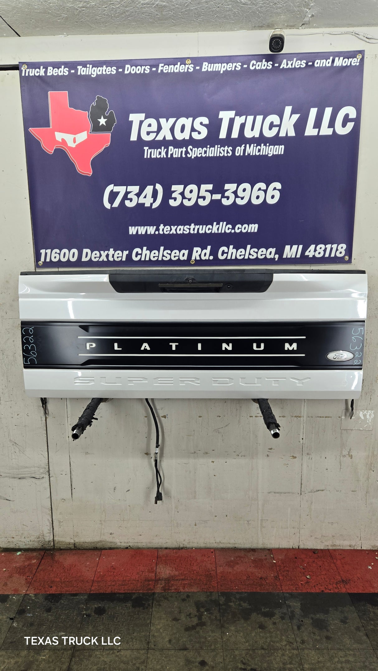 2017-2022 Ford Super Duty Platinum Pearl White Tailgate W/Step F250 F350 F450 F550