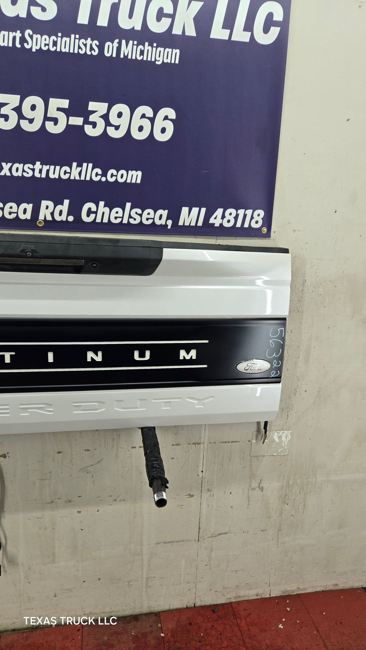 2017-2022 Ford Super Duty Platinum Pearl White Tailgate W/Step F250 F350 F450 F550