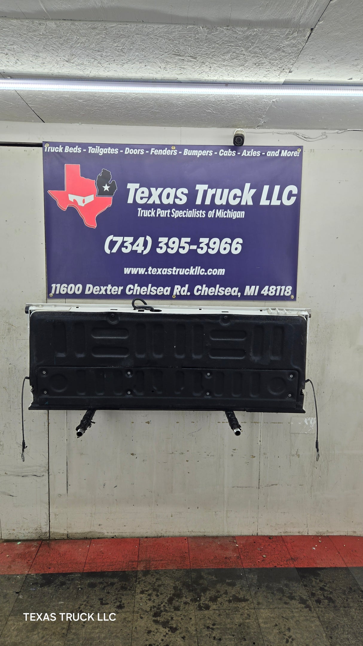 2017-2022 Ford Super Duty Platinum Pearl White Tailgate W/Step F250 F350 F450 F550
