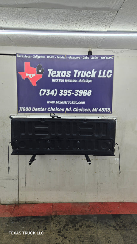 2017-2022 Ford Super Duty Platinum Pearl White Tailgate W/Step F250 F350 F450 F550