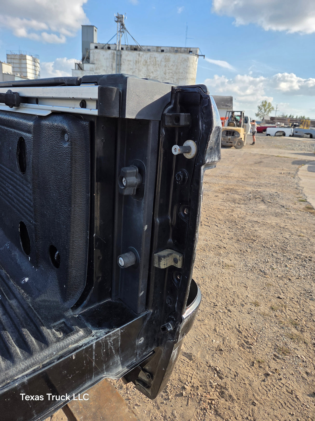 2009-2018 Dodge Ram 4th gen 1500 5' 7" Short Truck Bed "Rambox" Ram Box - Pearl Black