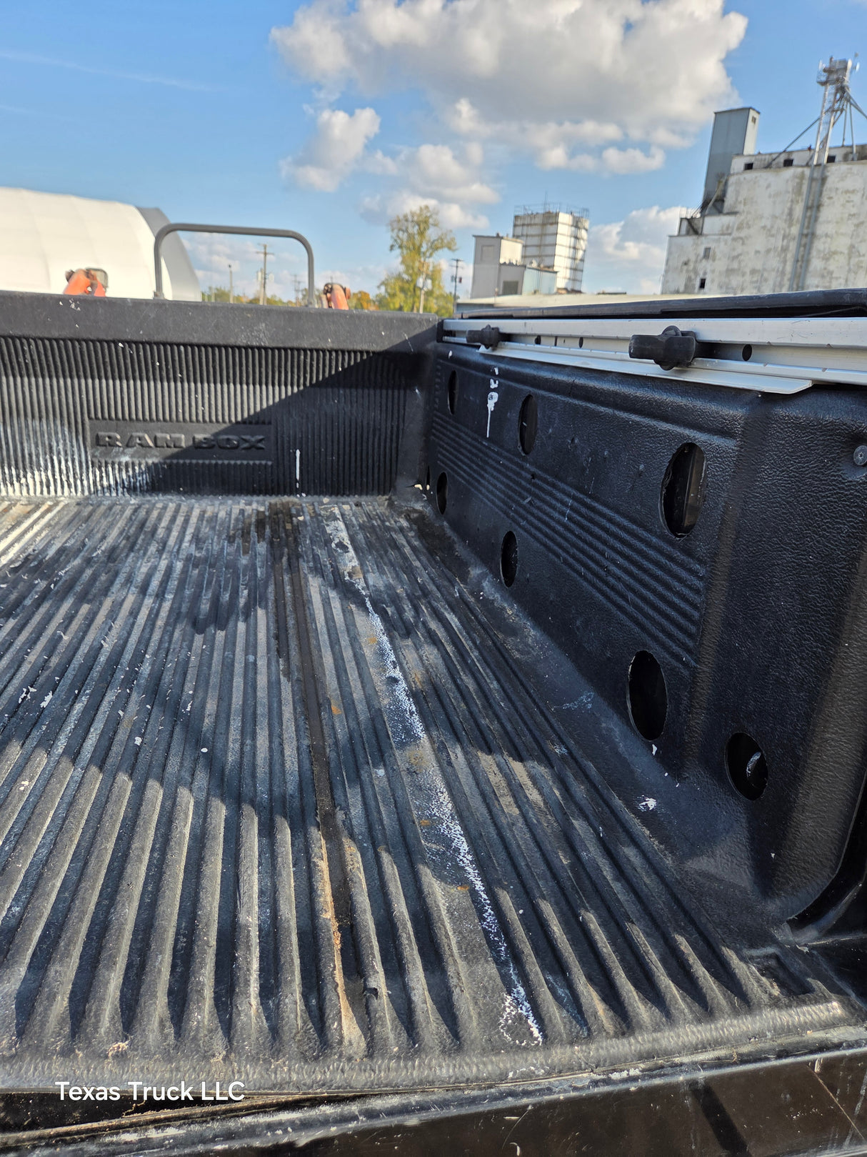 2009-2018 Dodge Ram 4th gen 1500 5' 7" Short Truck Bed "Rambox" Ram Box - Pearl Black