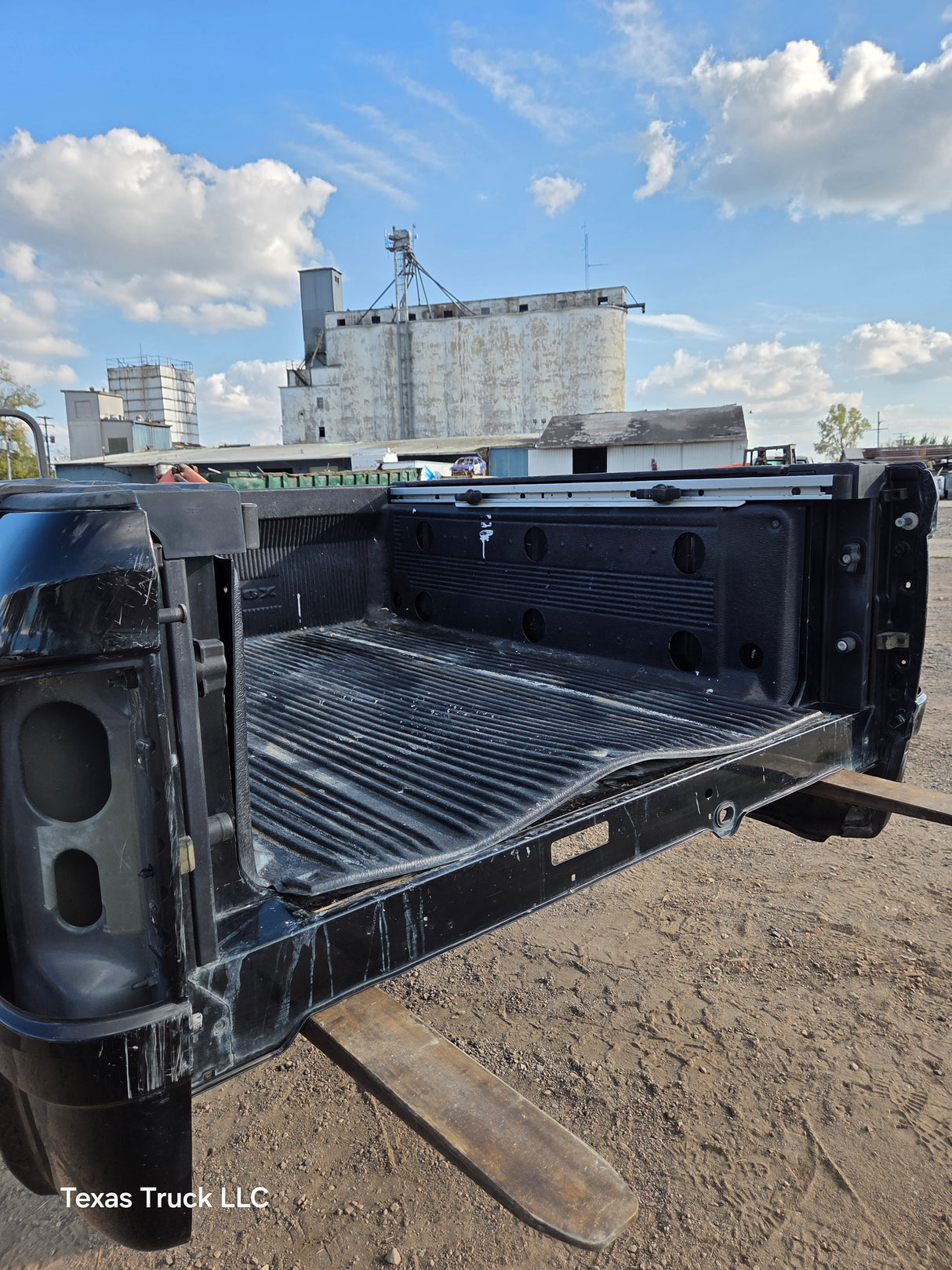 2009-2018 Dodge Ram 4th gen 1500 5' 7" Short Truck Bed "Rambox" Ram Box - Pearl Black