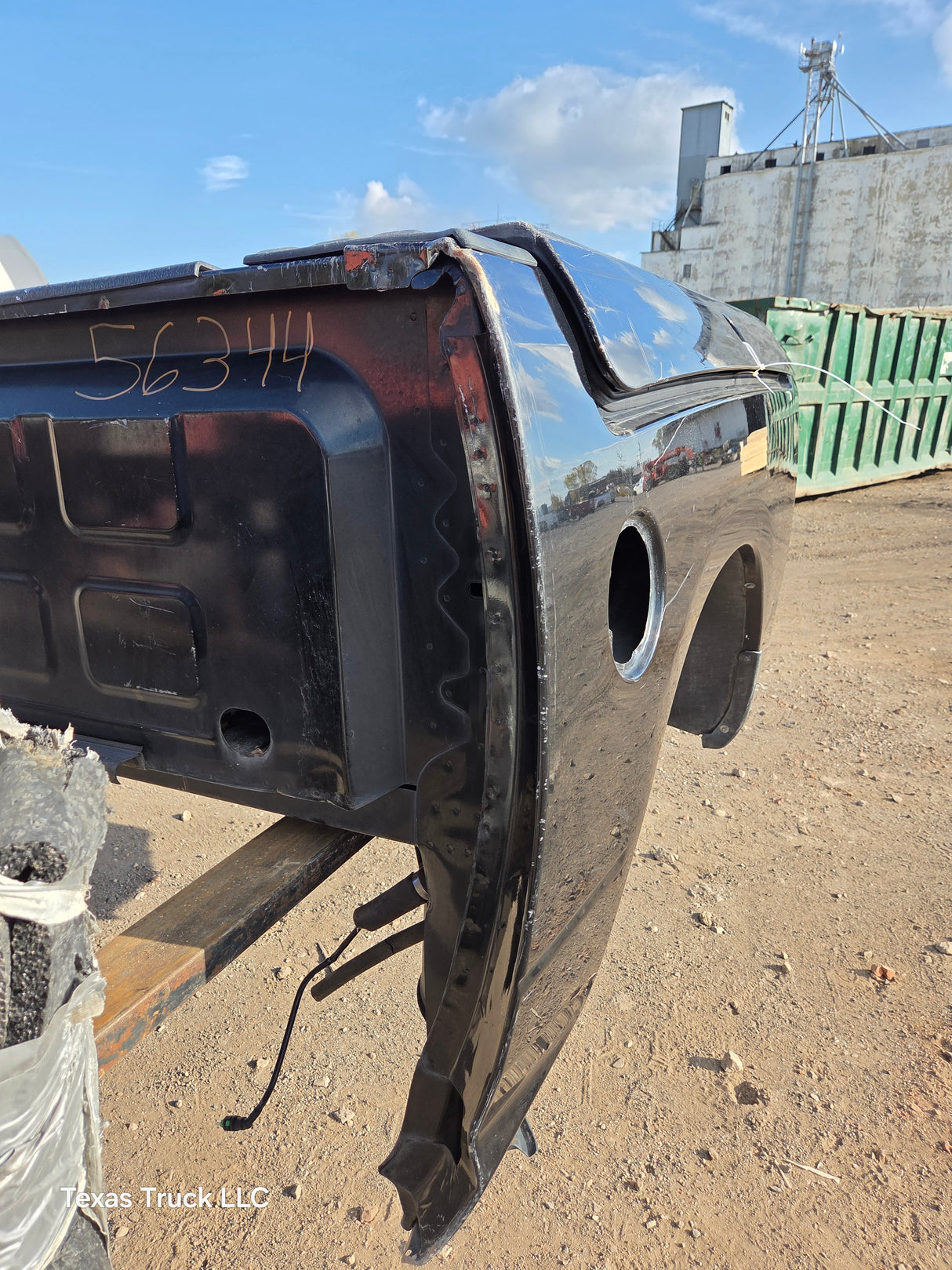 2009-2018 Dodge Ram 4th gen 1500 5' 7" Short Truck Bed "Rambox" Ram Box - Pearl Black