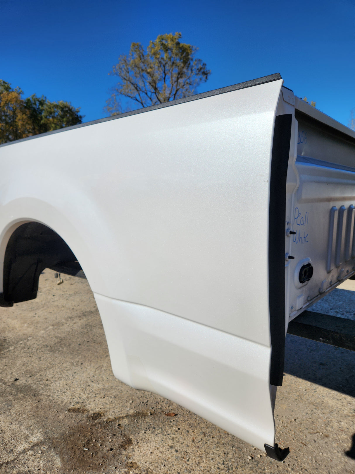 2017-2022 Ford F250 F350 Super Duty 6' 9" Short Truck Bed - Pearl Metallic White