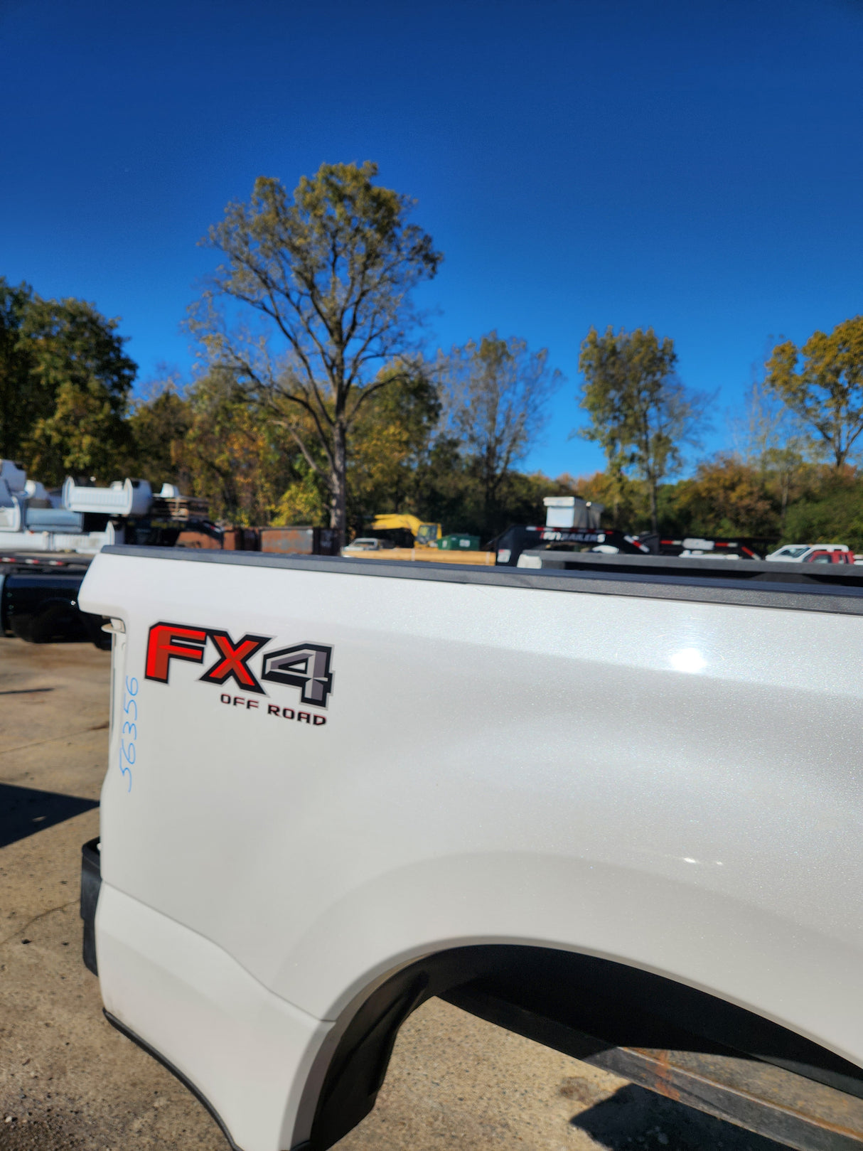 2017-2022 Ford F250 F350 Super Duty 6' 9" Short Truck Bed - Pearl Metallic White