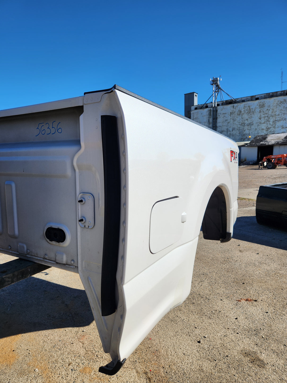 2017-2022 Ford F250 F350 Super Duty 6' 9" Short Truck Bed - Pearl Metallic White