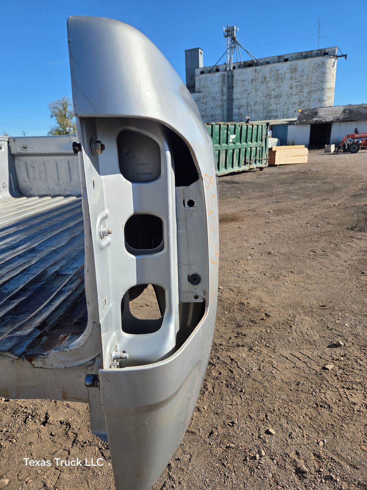 2007-2013 Chevrolet Silverado 1500 2500 3500 HD 8' Long Bed - Silver