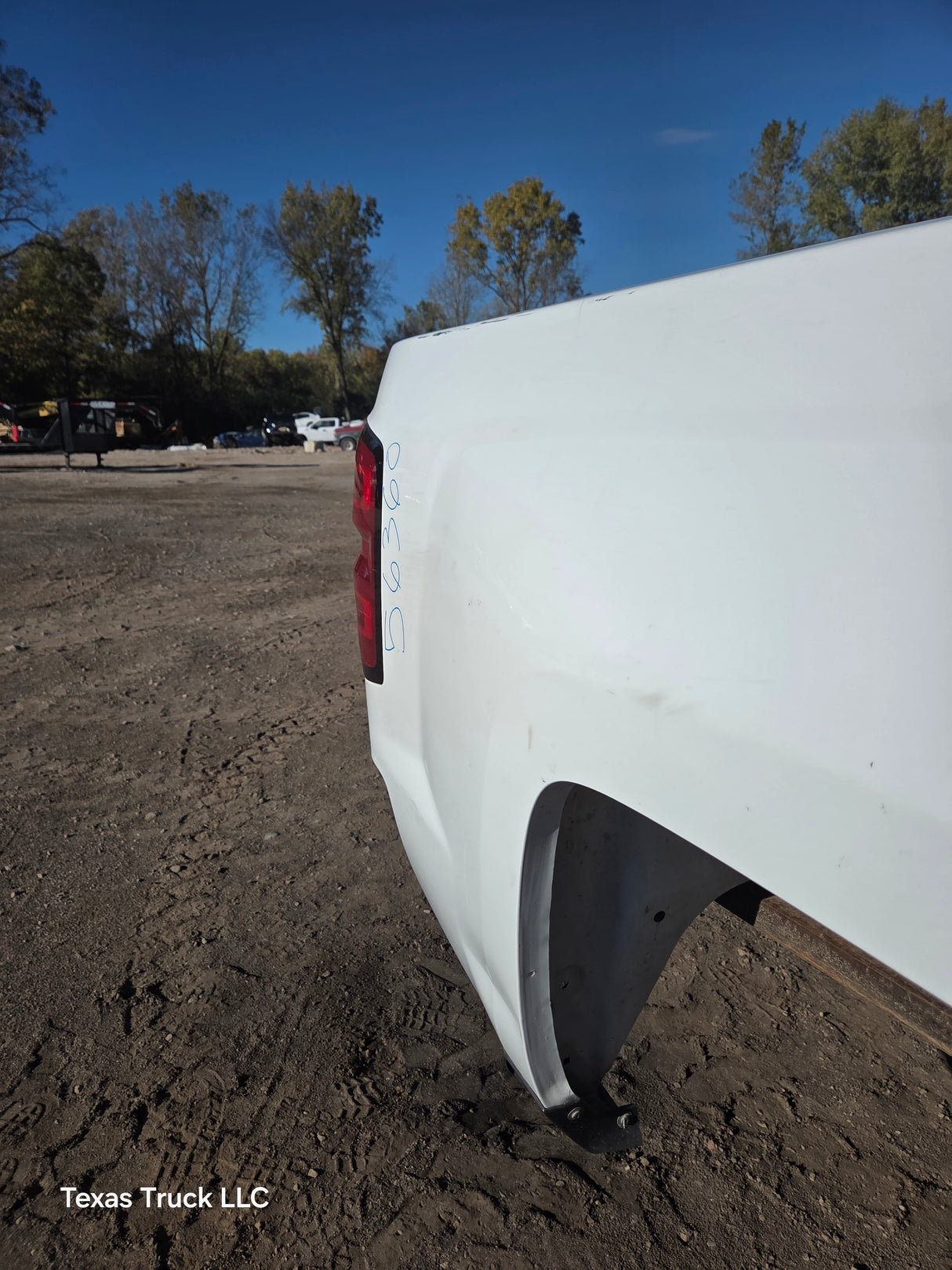 2014-2019 Chevrolet Silverado 1500 5' 8" Short Bed - Summit White