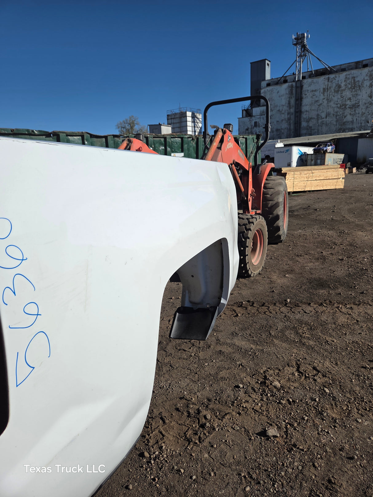 2014-2019 Chevrolet Silverado 1500 5' 8" Short Bed - Summit White