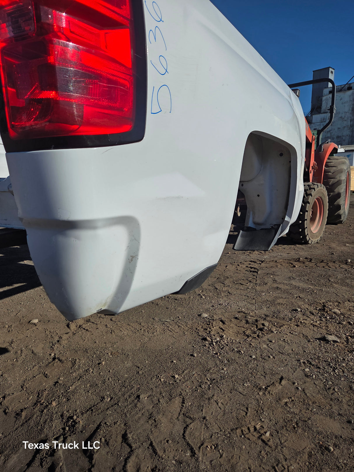 2014-2019 Chevrolet Silverado 1500 5' 8" Short Bed - Summit White