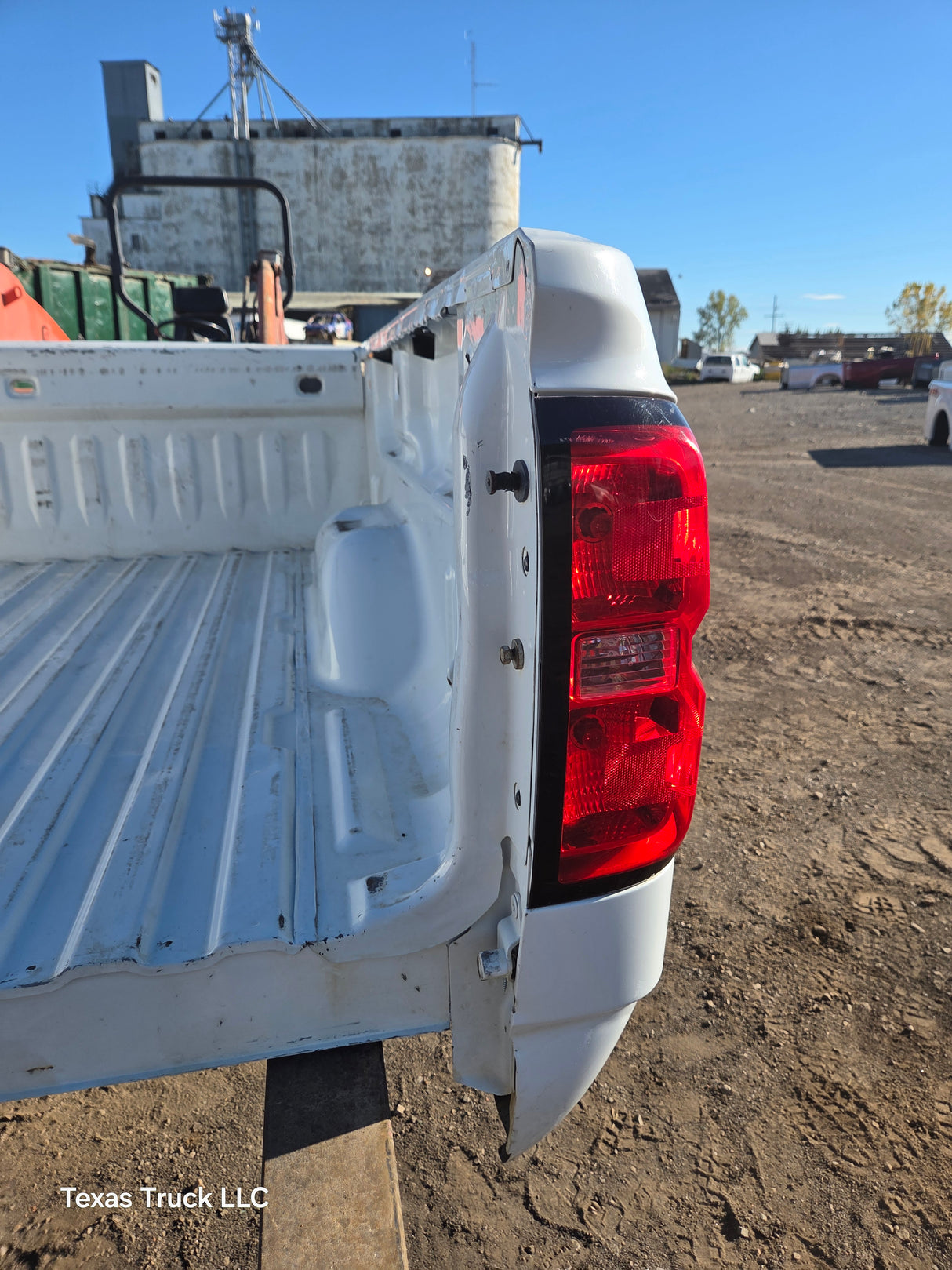 2014-2019 Chevrolet Silverado 1500 5' 8" Short Bed - Summit White