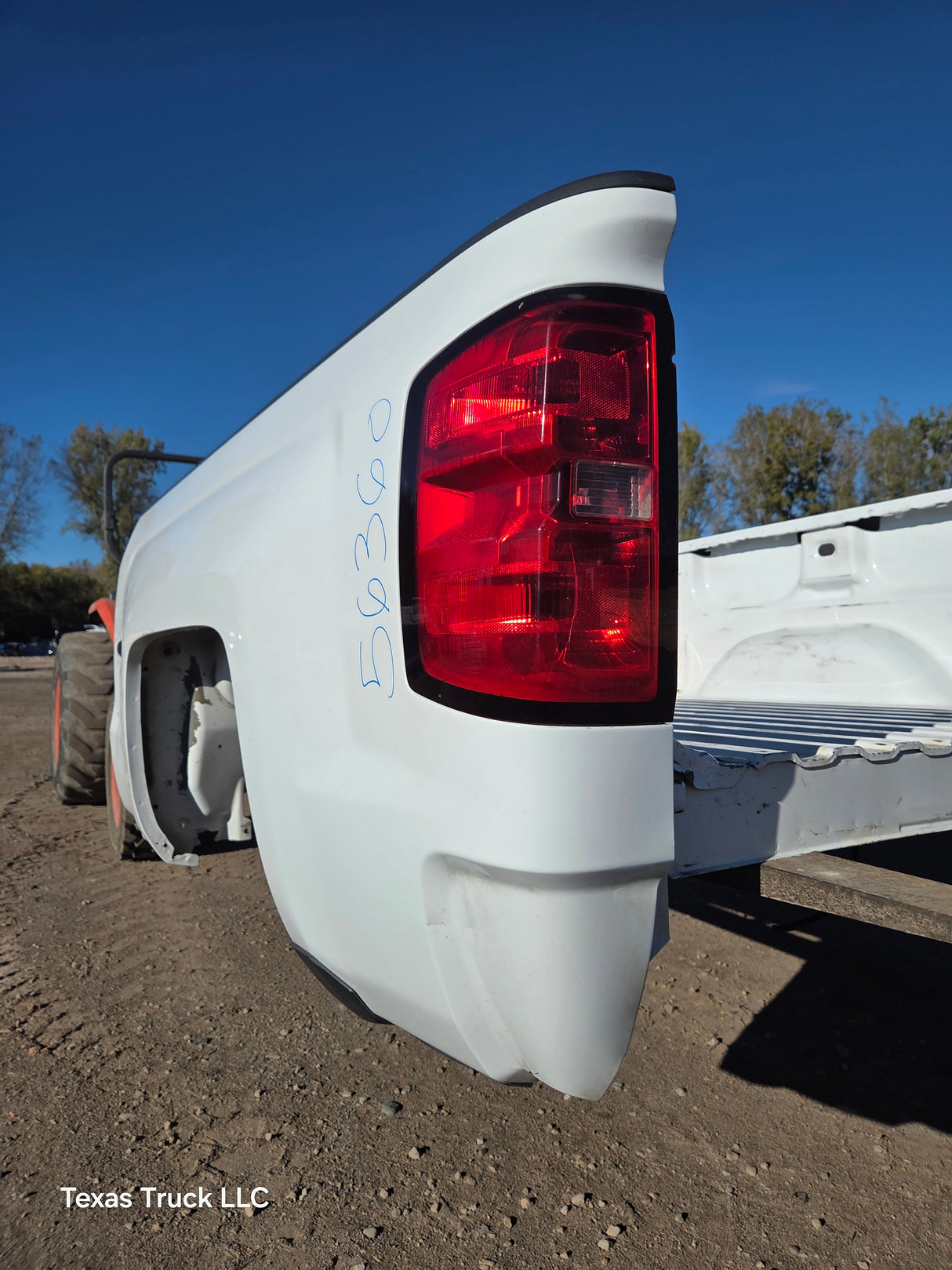 2014-2019 Chevrolet Silverado 1500 5' 8" Short Bed - Summit White