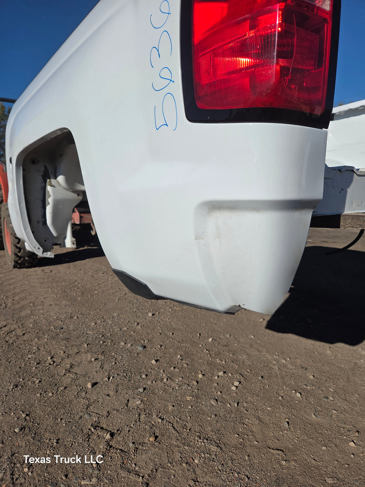 2014-2019 Chevrolet Silverado 1500 5' 8" Short Bed - Summit White