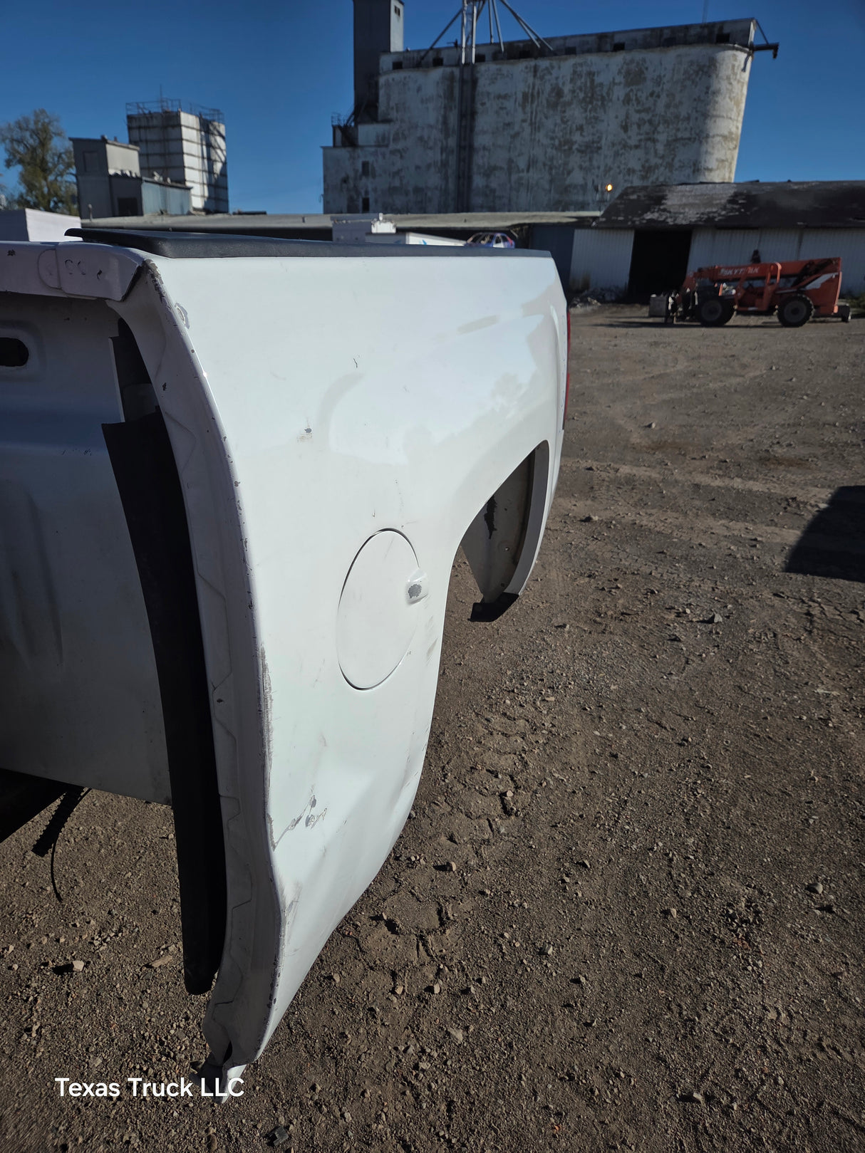 2014-2019 Chevrolet Silverado 1500 5' 8" Short Bed - Summit White