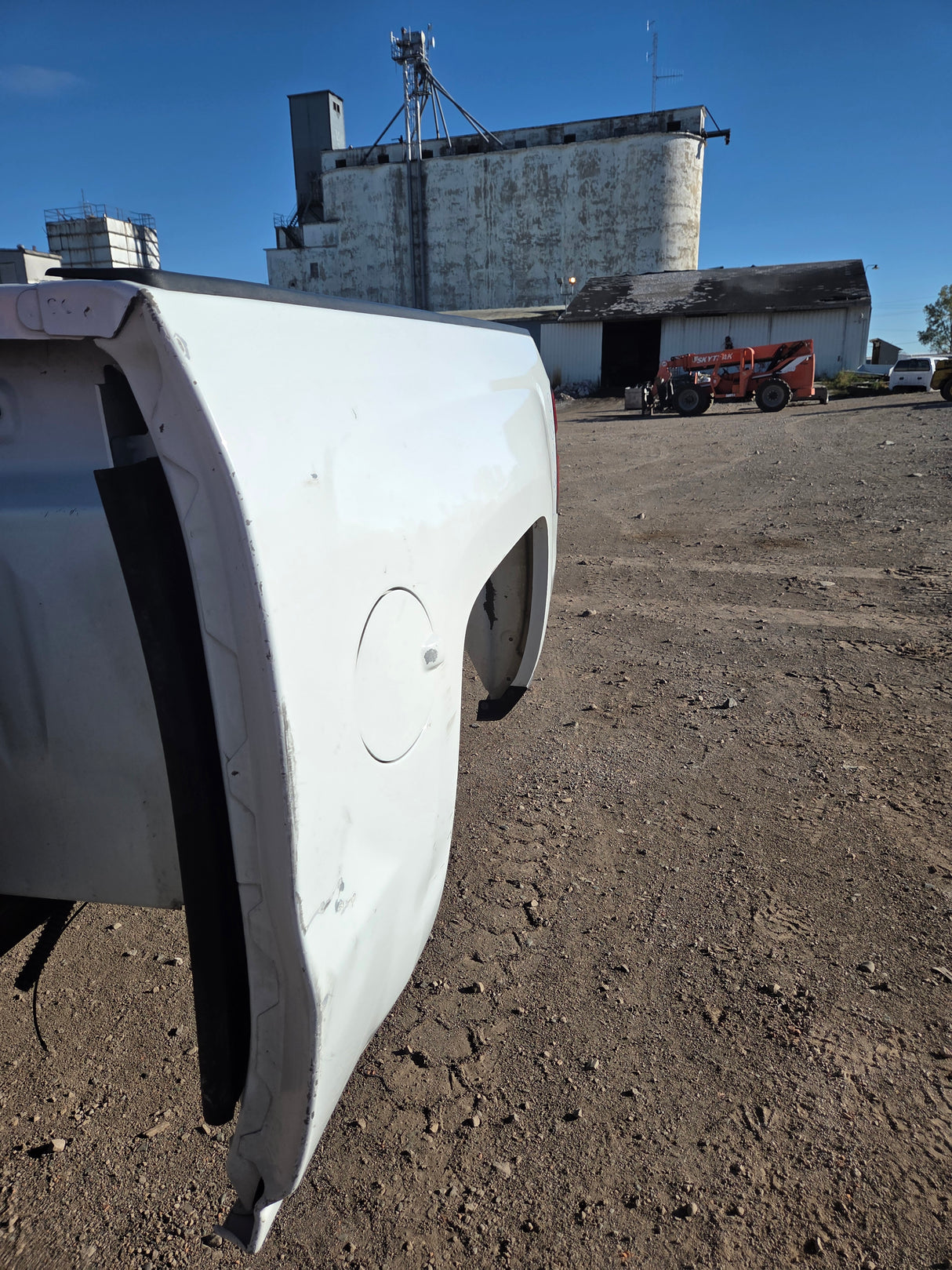 2014-2019 Chevrolet Silverado 1500 5' 8" Short Bed - Summit White