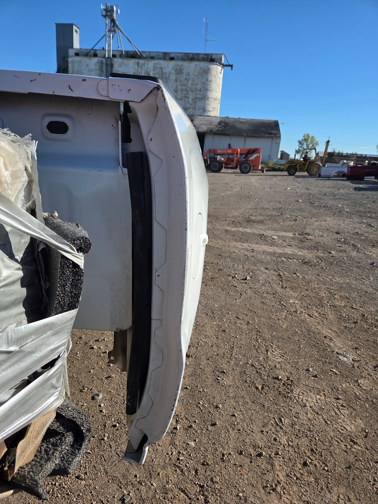 2014-2019 Chevrolet Silverado 1500 5' 8" Short Bed - Summit White