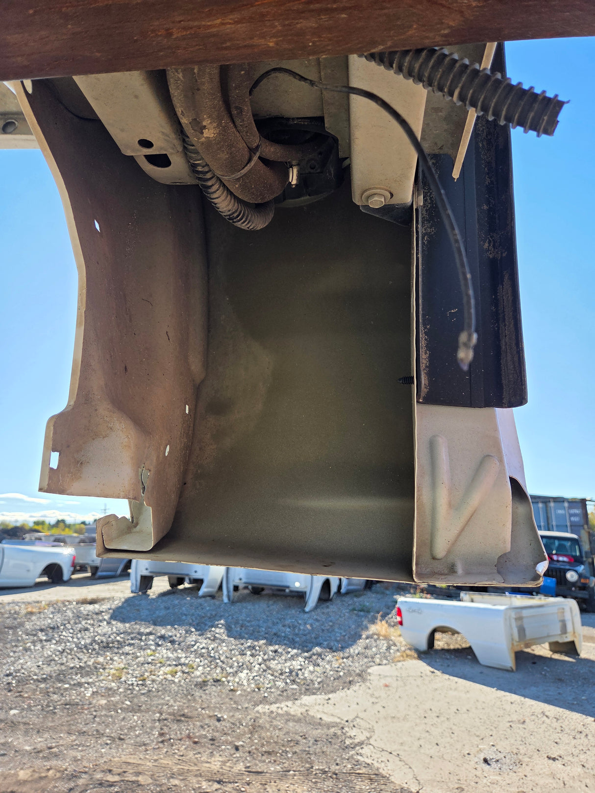 2014-2019 Chevrolet Silverado 1500 5' 8" Short Bed - Summit White