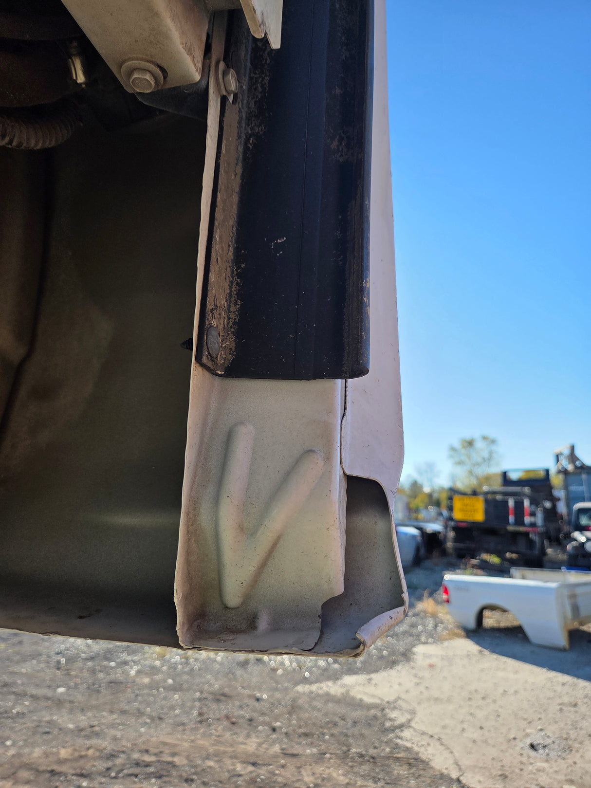 2014-2019 Chevrolet Silverado 1500 5' 8" Short Bed - Summit White