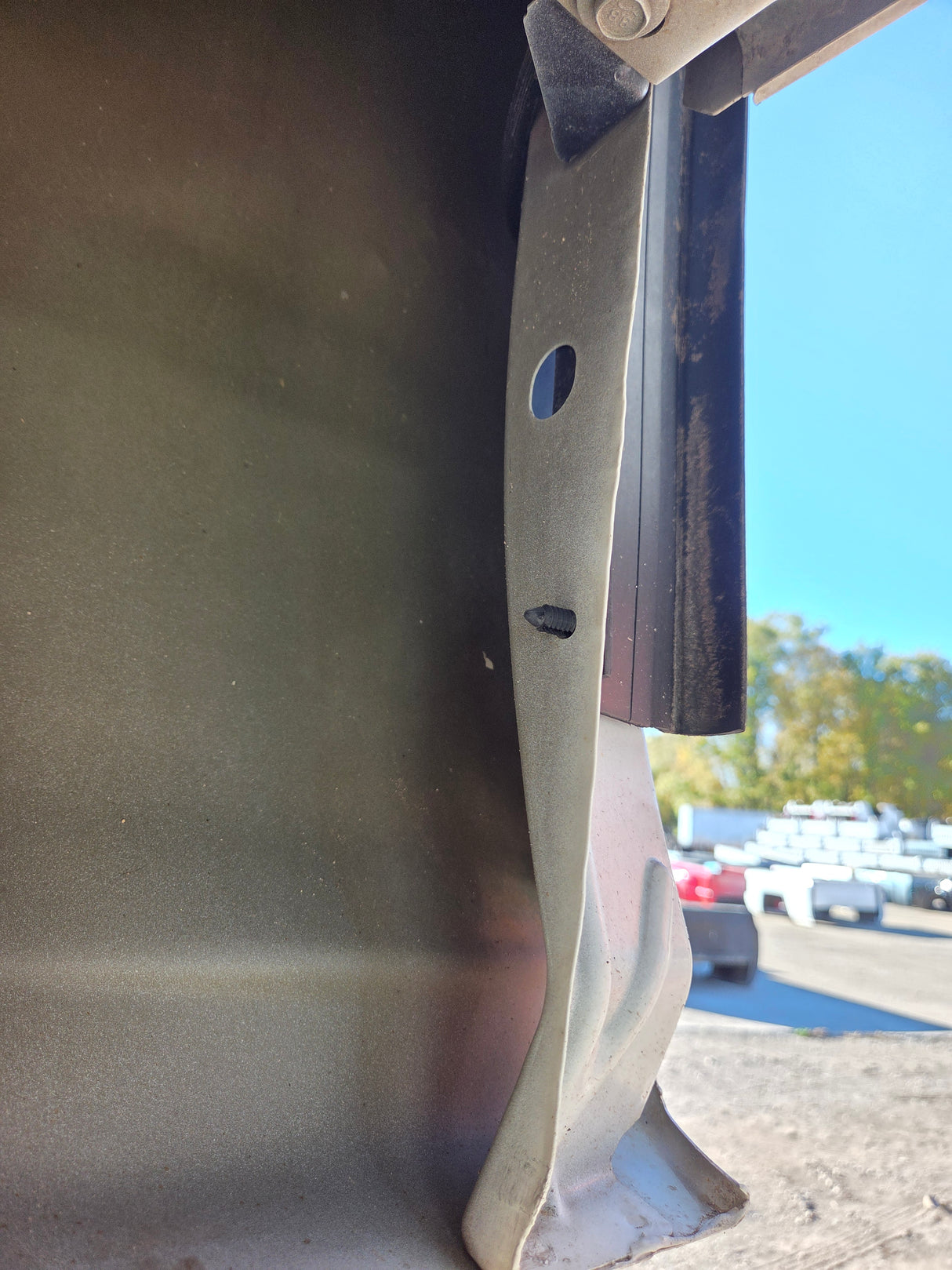 2014-2019 Chevrolet Silverado 1500 5' 8" Short Bed - Summit White