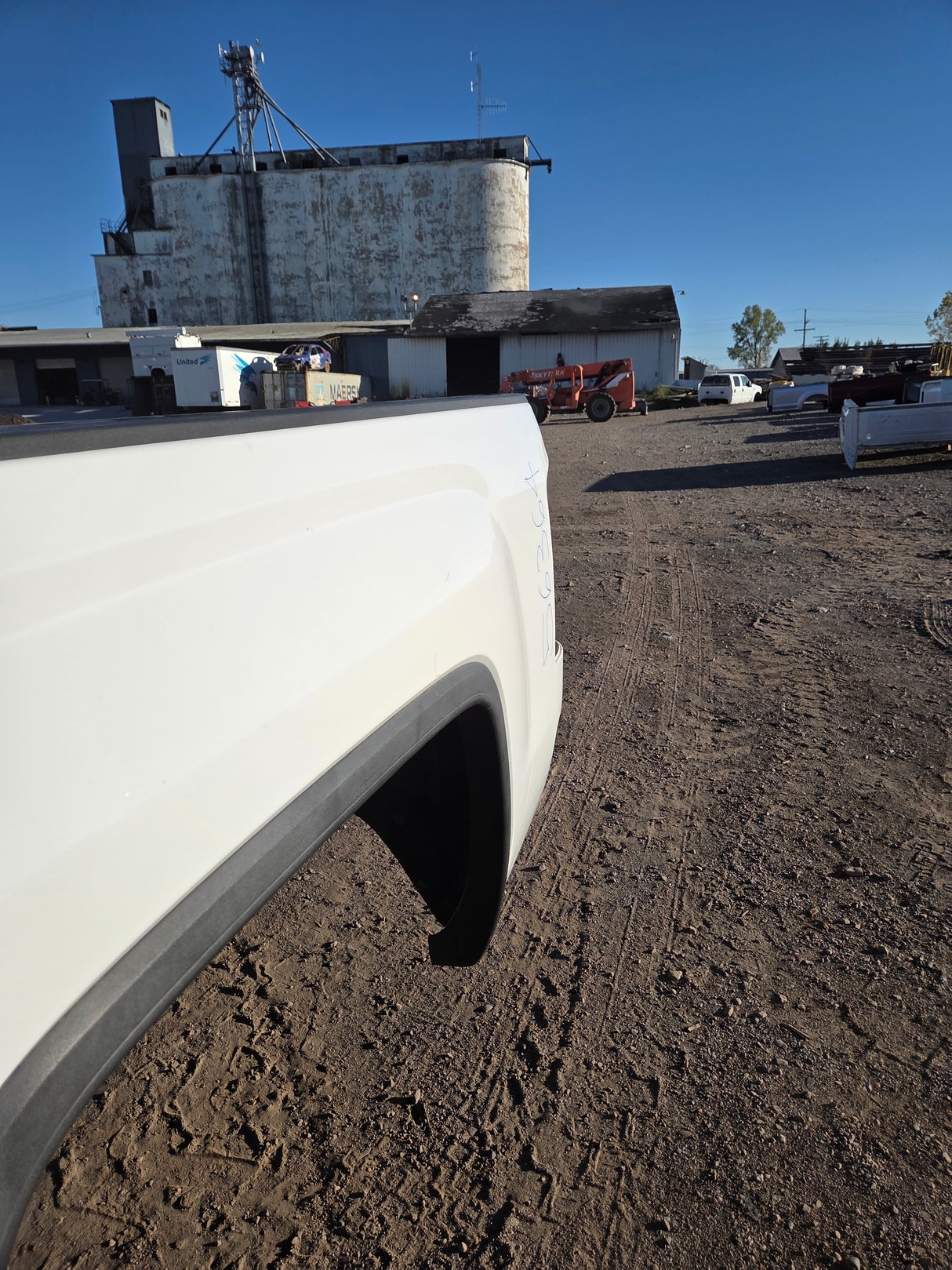 2014-2019 GMC Sierra 1500 2500 3500 HD 6' 6" Short Bed - Summit White