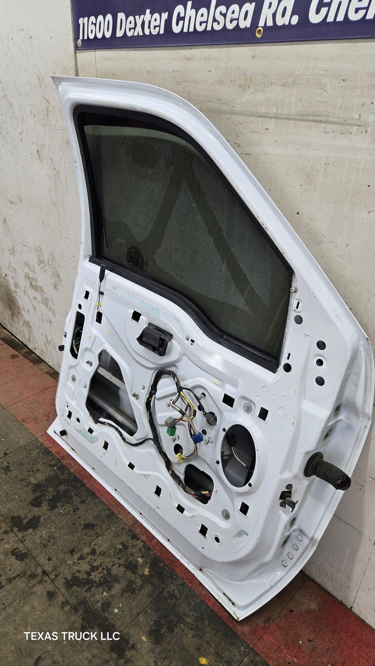 1999-2011 Ford Super Duty Front Driver Door F250 F350 F450 F550