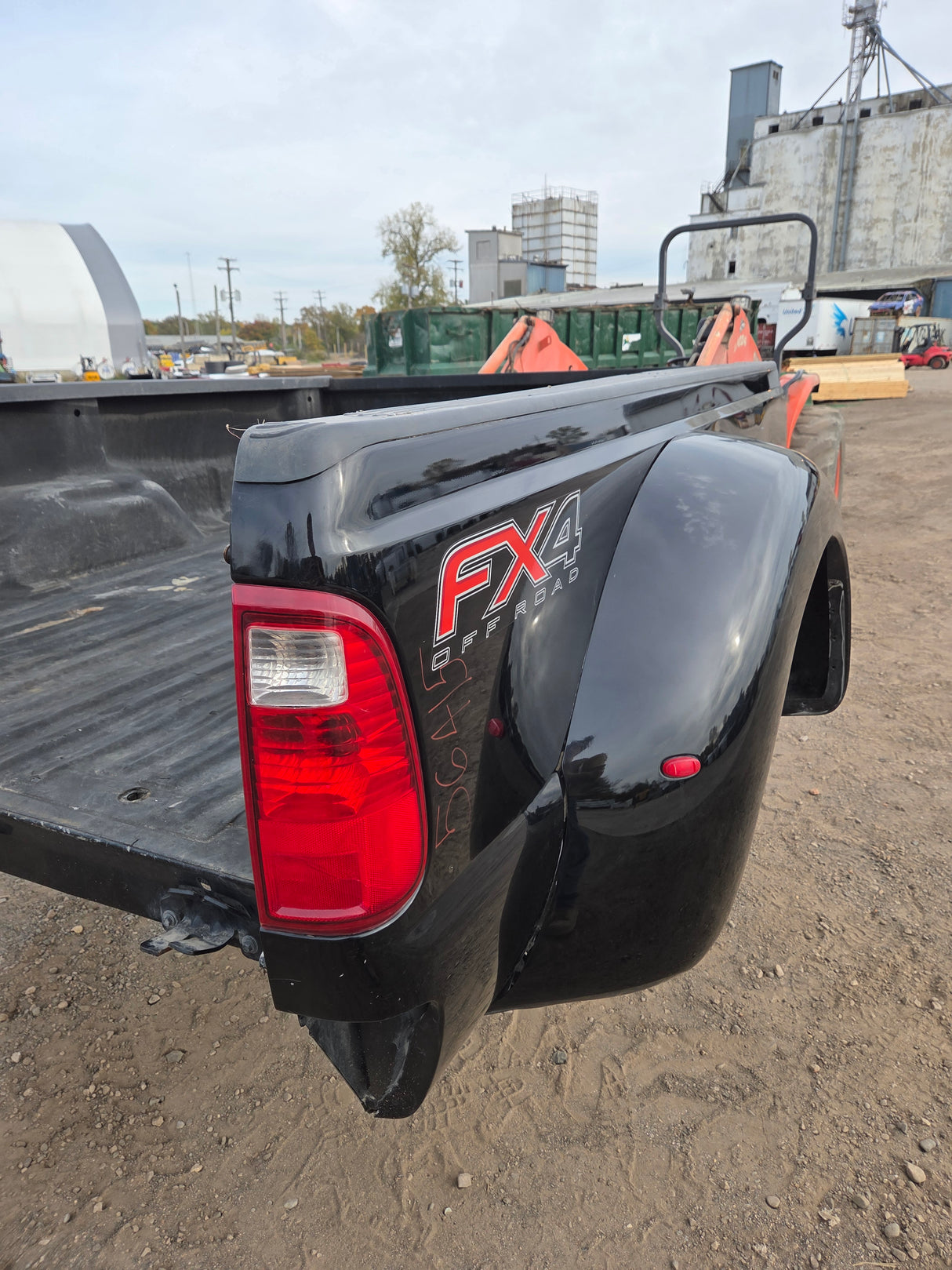 2011-2016 Ford Super Duty F330 F450 F550 8' Dually Bed