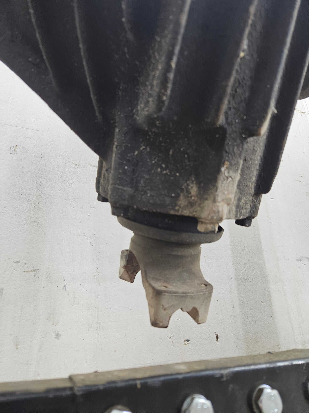 2001-2007 Chevrolet Silverado / GMC Sierra 2500 3500 HD Rear Axle 4.10 10.5"