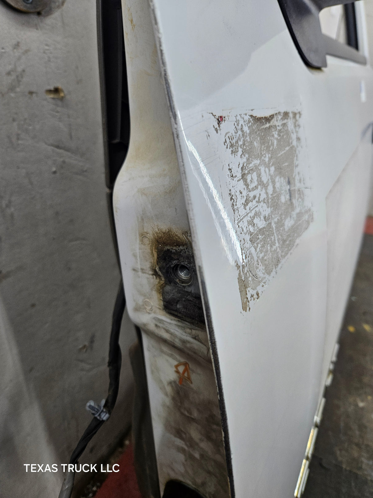 2007-2013 Chevrolet Silverado / GMC Sierra DAMAGE 1500 2500 3500 HD LH Front Driver Side Door