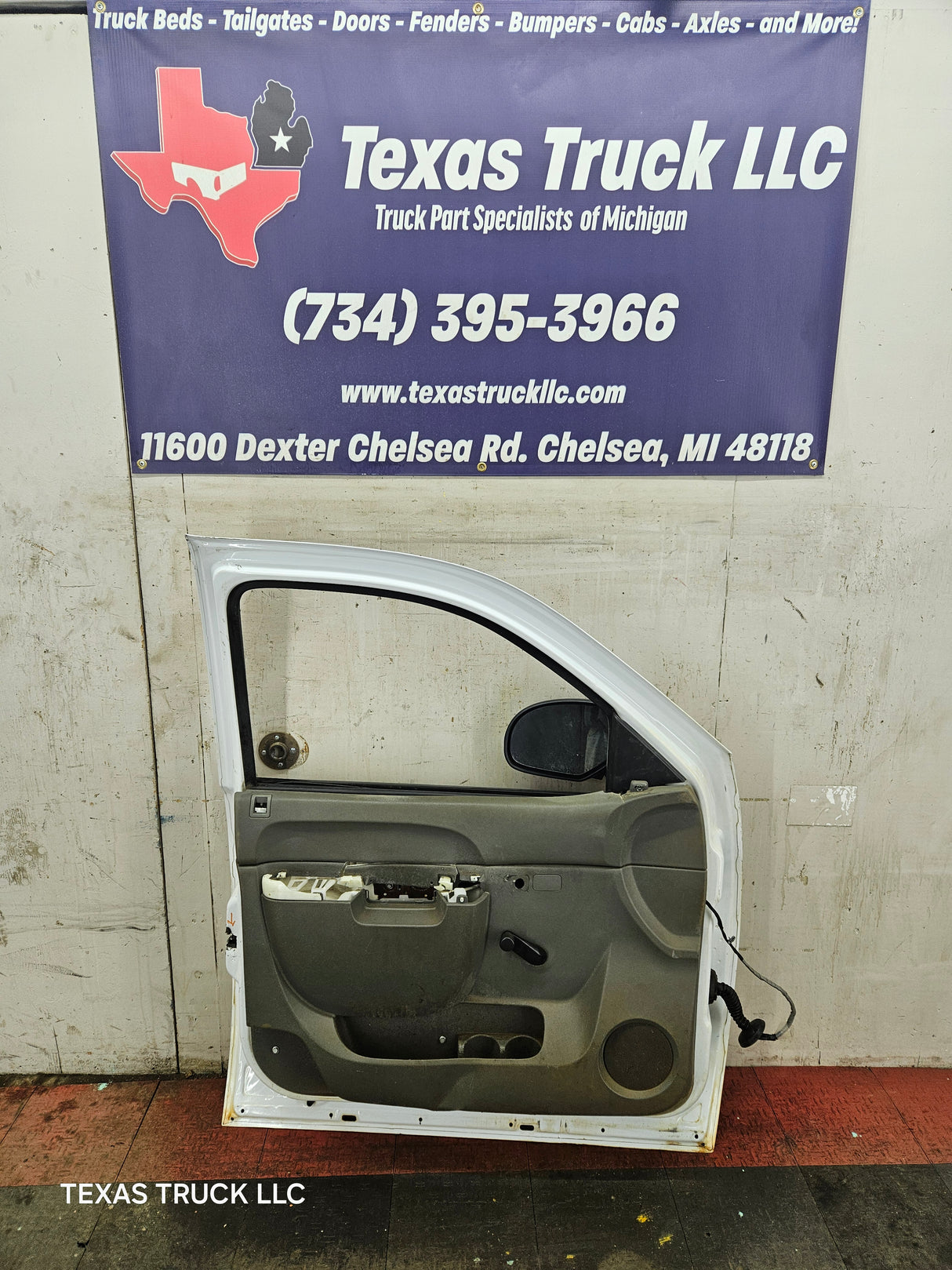 2007-2013 Chevrolet Silverado / GMC Sierra DAMAGE 1500 2500 3500 HD LH Front Driver Side Door