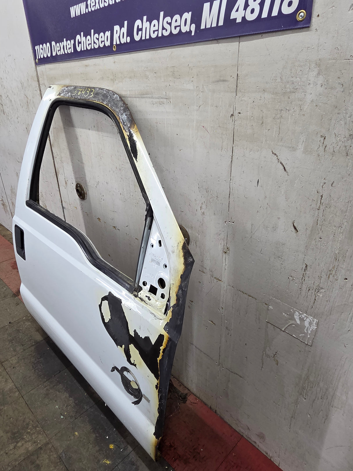2012-2016 Ford Super Duty Passenger Side Front Door RH F250 F350 F450 F550 - Oxford White