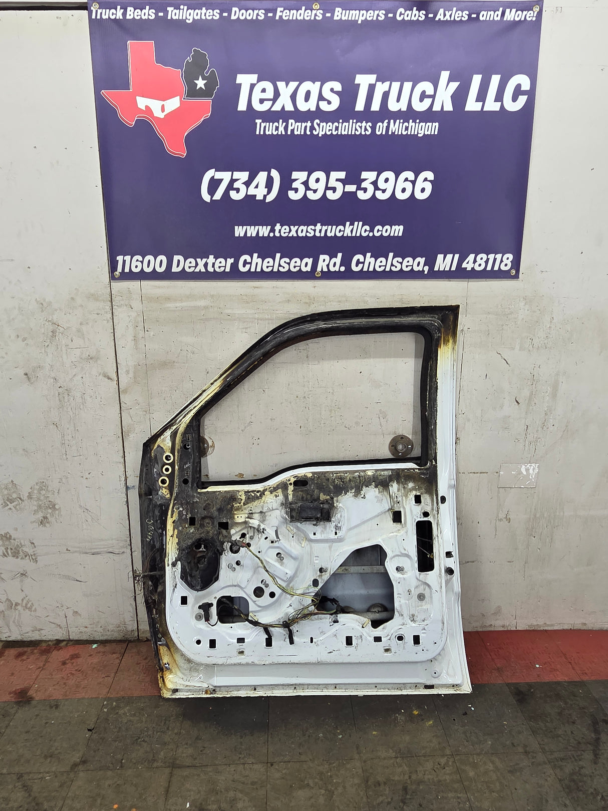2012-2016 Ford Super Duty Passenger Side Front Door RH F250 F350 F450 F550 - Oxford White