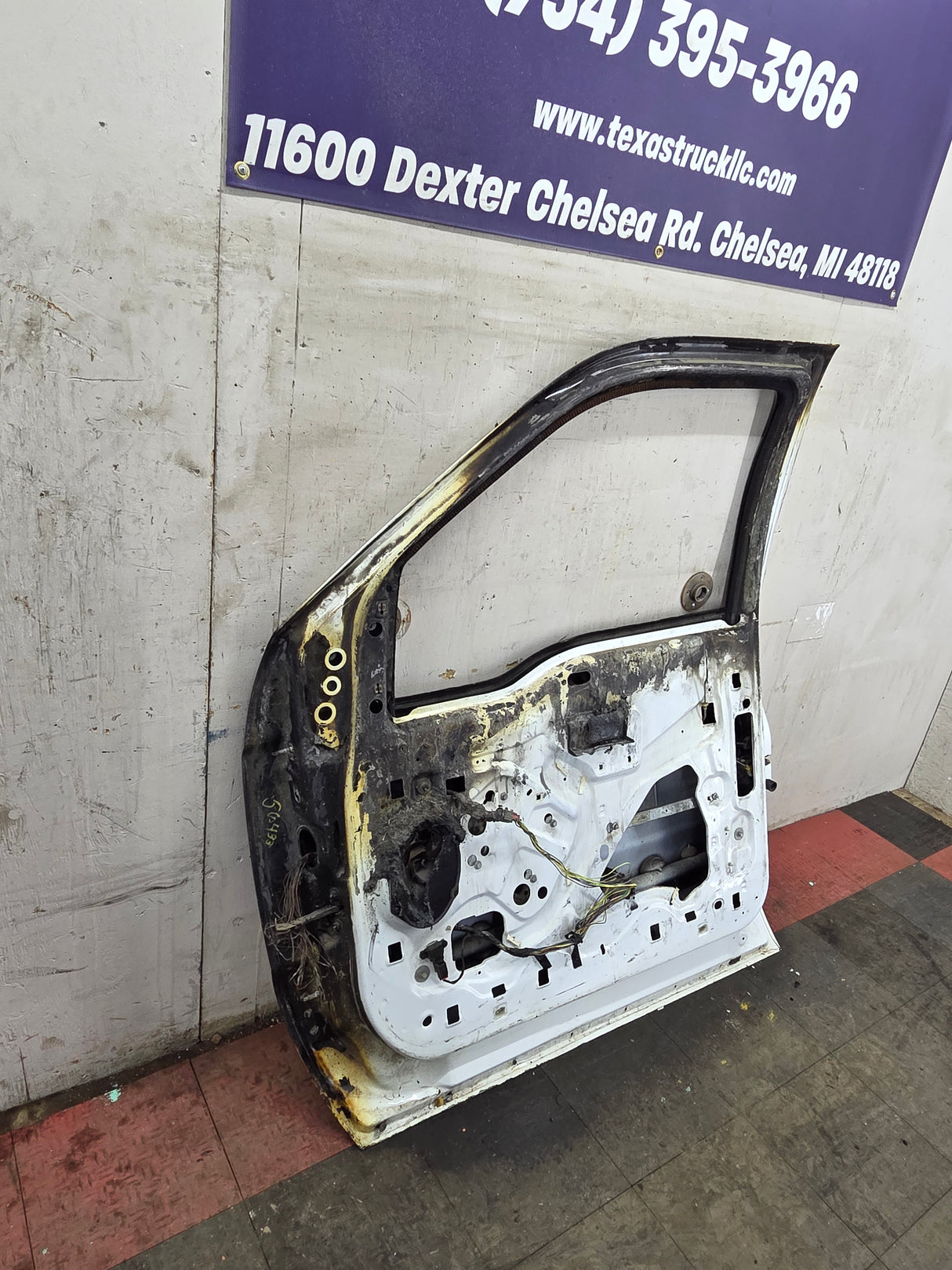 2012-2016 Ford Super Duty Passenger Side Front Door RH F250 F350 F450 F550 - Oxford White
