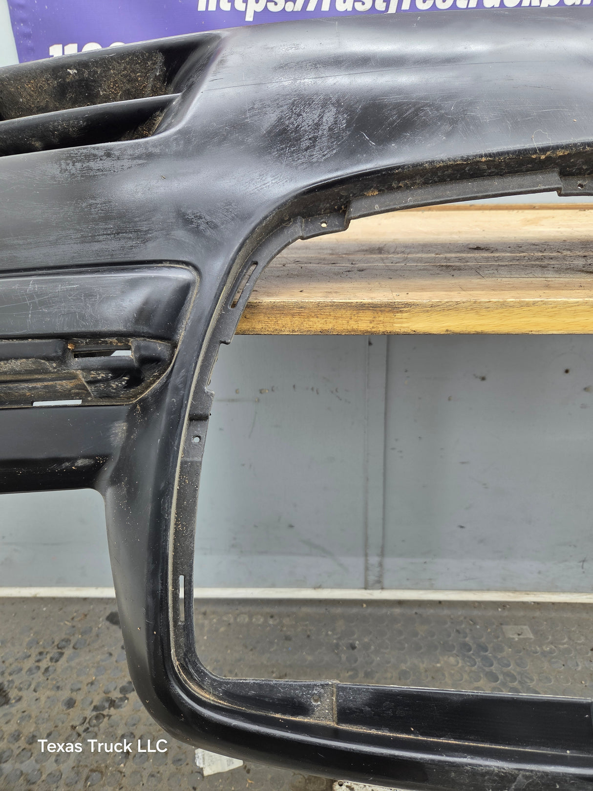 2005-2010 Chrysler 300 5.7L Bumper Cover with fogs