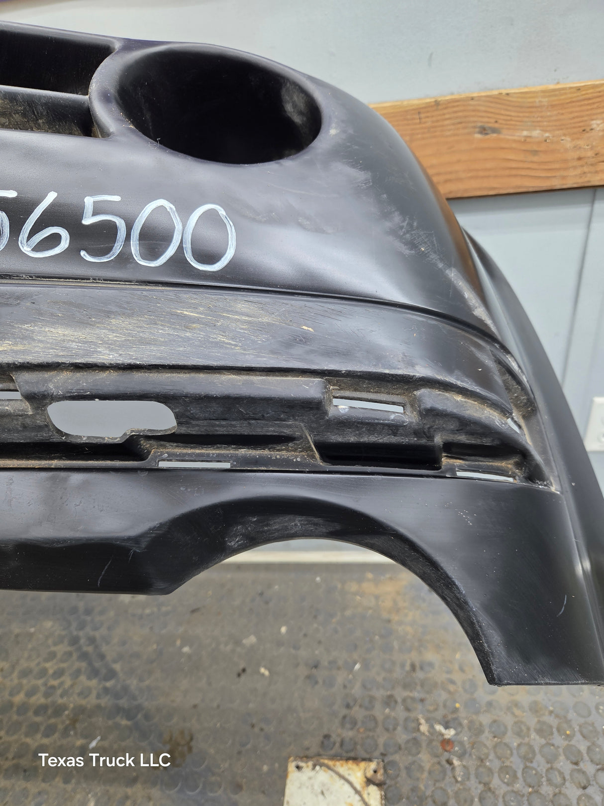 2005-2010 Chrysler 300 5.7L Bumper Cover with fogs