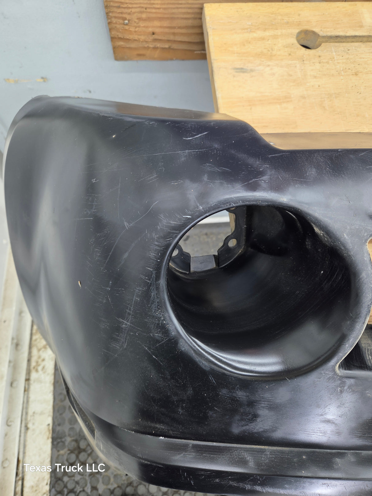 2005-2010 Chrysler 300 5.7L Bumper Cover with fogs