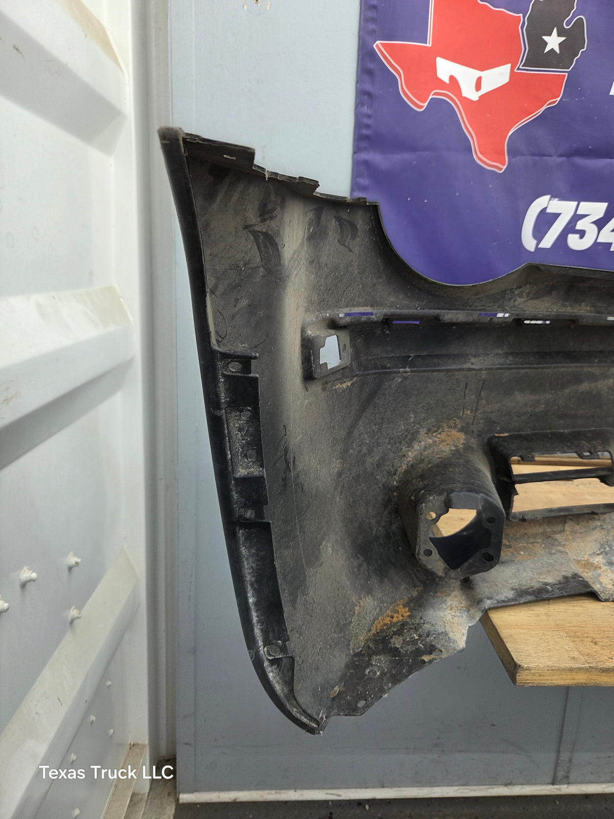 2005-2010 Chrysler 300 5.7L Bumper Cover with fogs