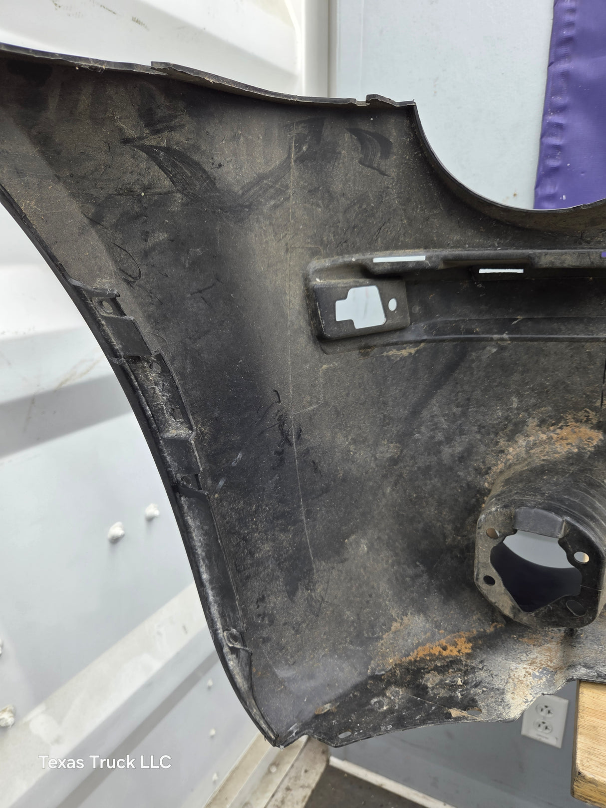 2005-2010 Chrysler 300 5.7L Bumper Cover with fogs