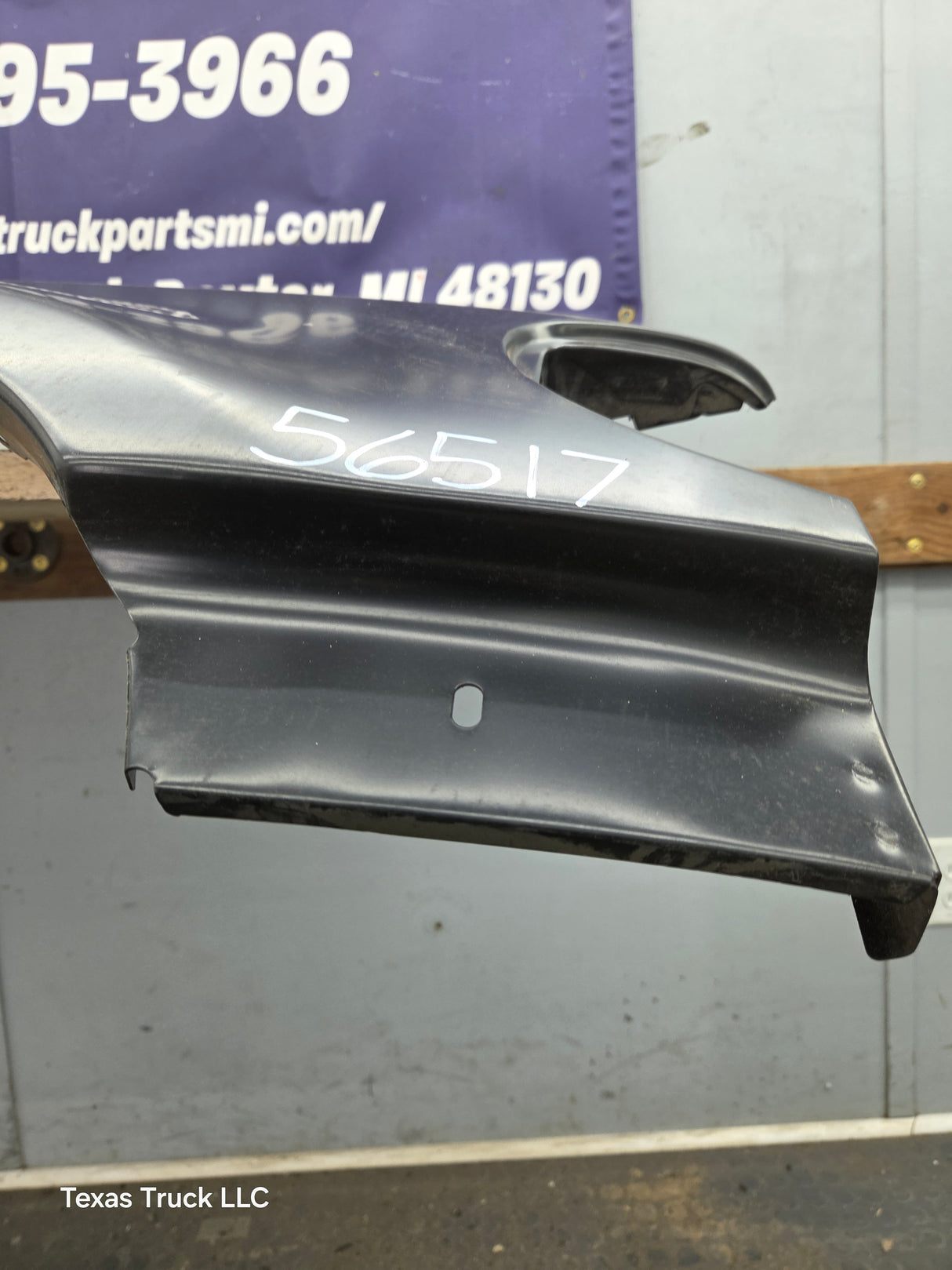 1995-1998 Ford Explorer Mercury Mountaineer Passenger Side RH Front Fender W/O Wheel Well Molding