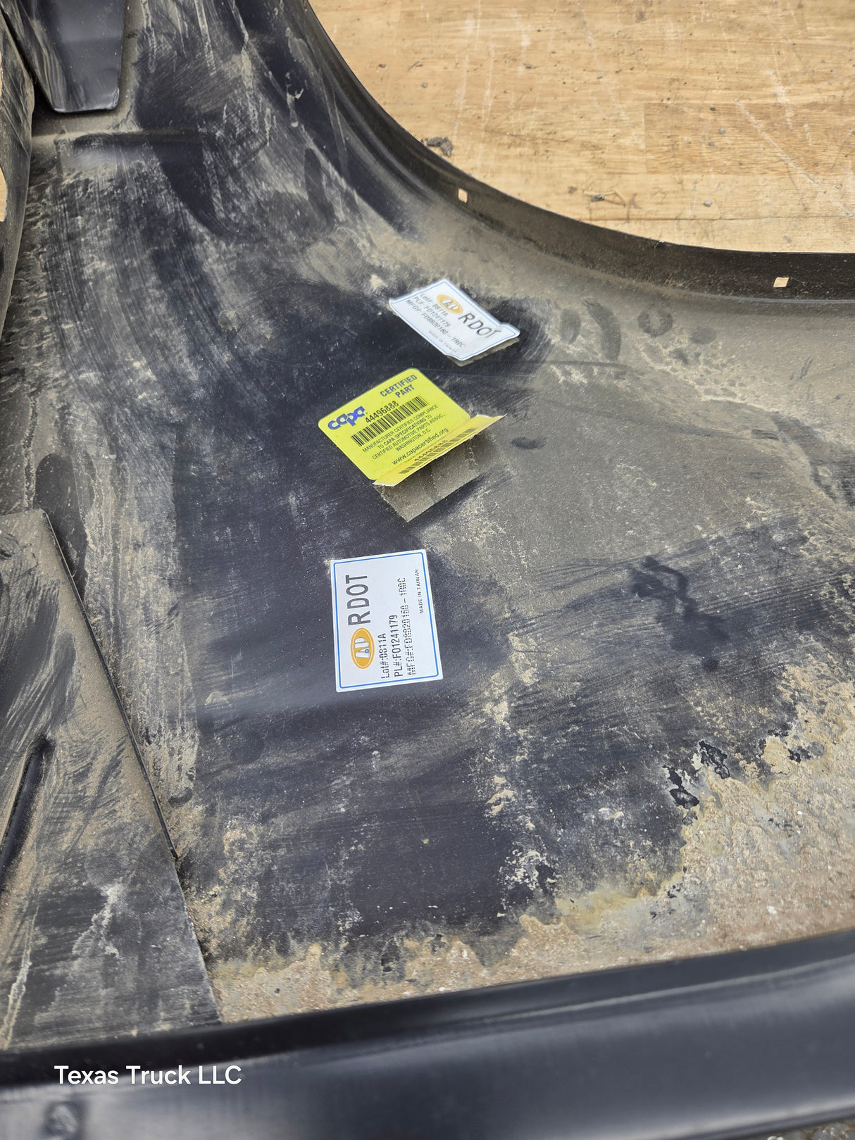 1995-1998 Ford Explorer Mercury Mountaineer Passenger Side RH Front Fender W/O Wheel Well Molding