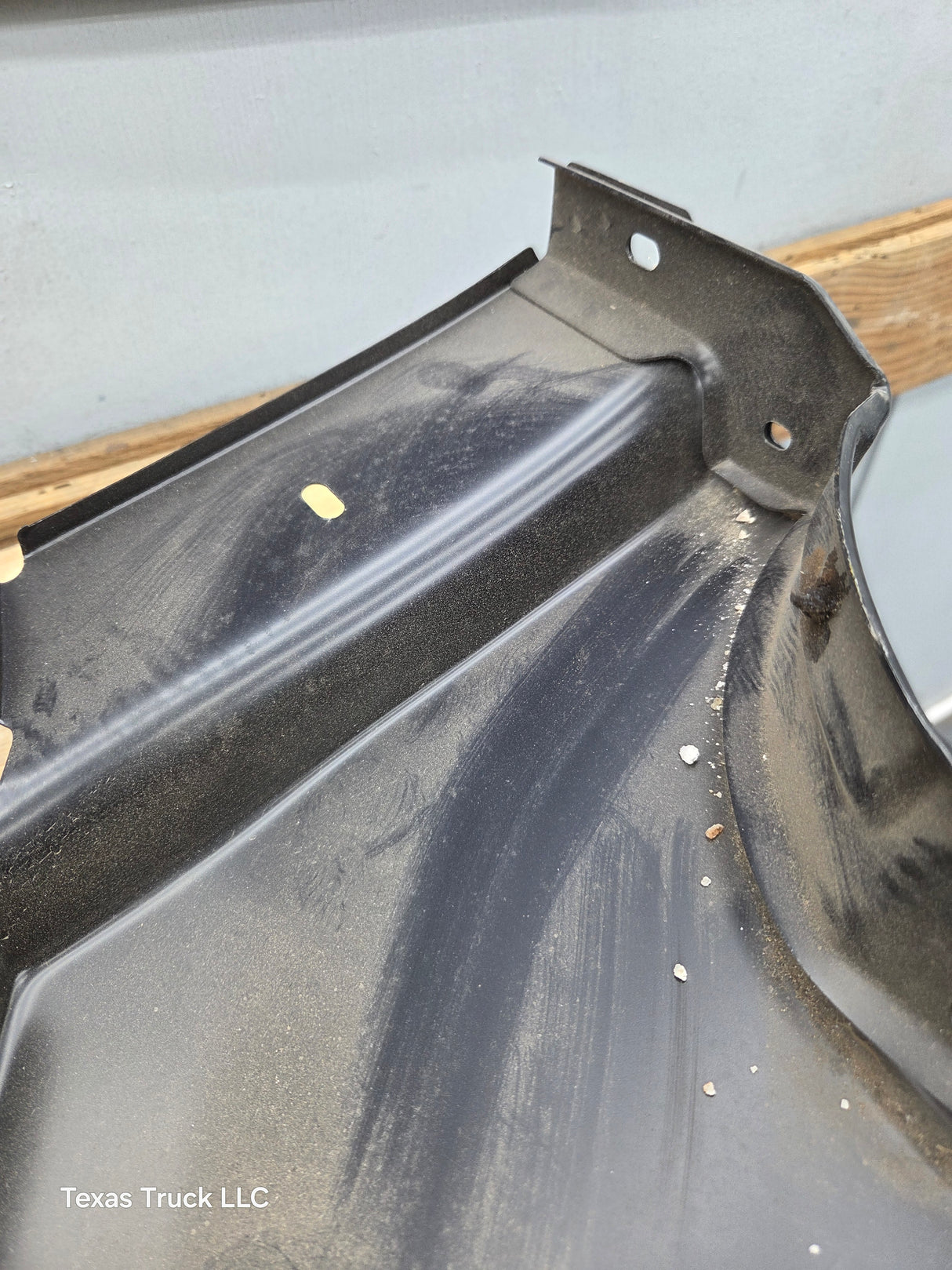 1995-1998 Ford Explorer Mercury Mountaineer Passenger Side RH Front Fender W/O Wheel Well Molding