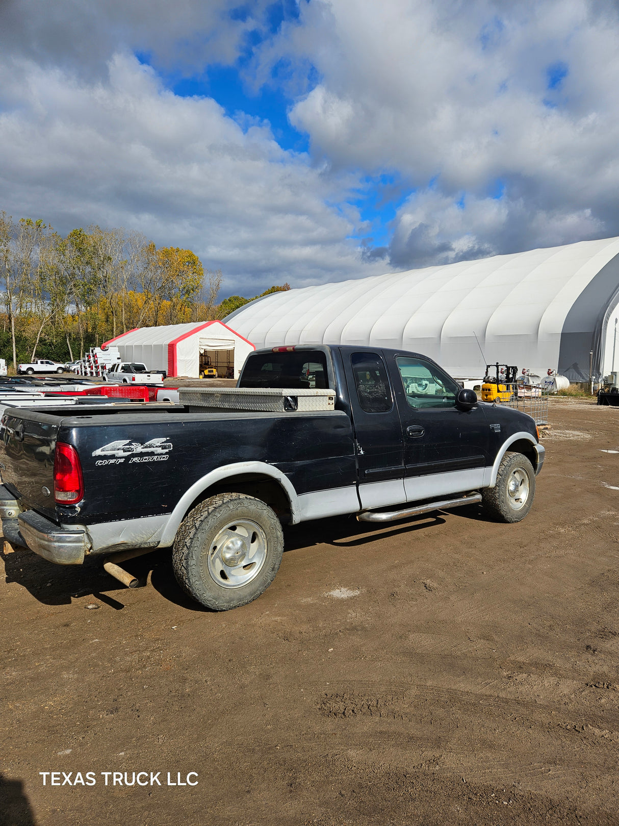 2000 Ford F150 Extended Cab 6.5' Short Bed - FULL PART OUT
