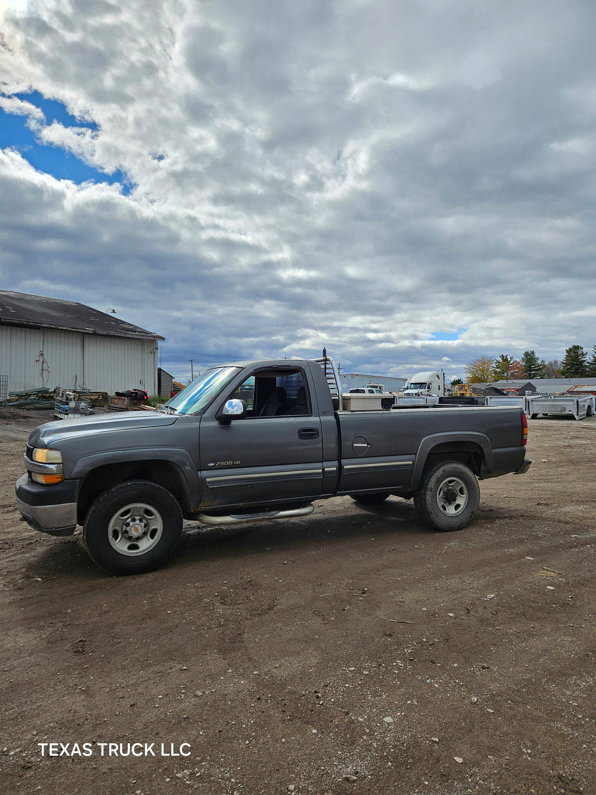 2002 Chevrolet Silverado 2500HD Regular Cab 8' Long Bed - FULL PART OUT