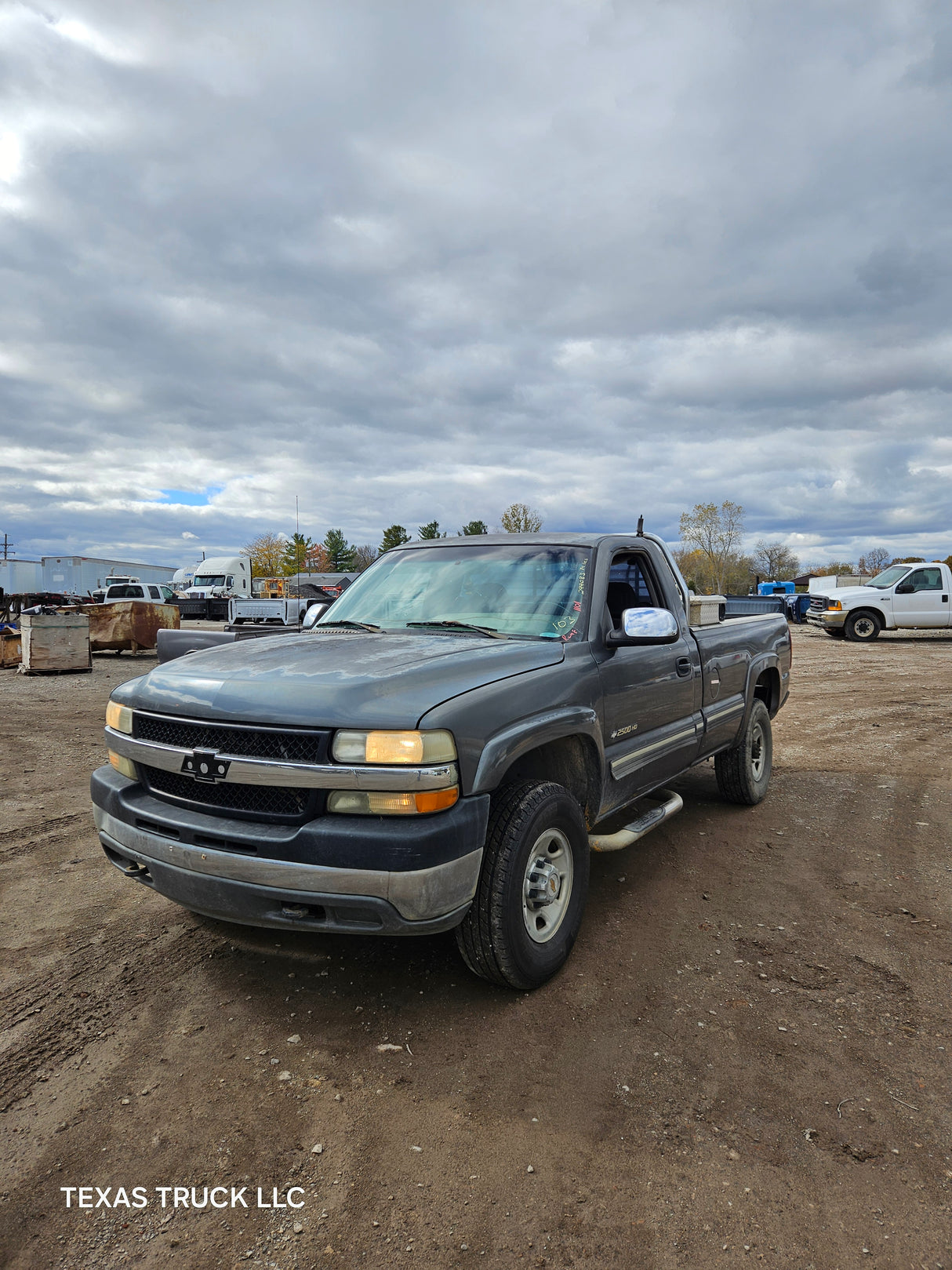 2002 Chevrolet Silverado 2500HD Regular Cab 8' Long Bed - FULL PART OUT