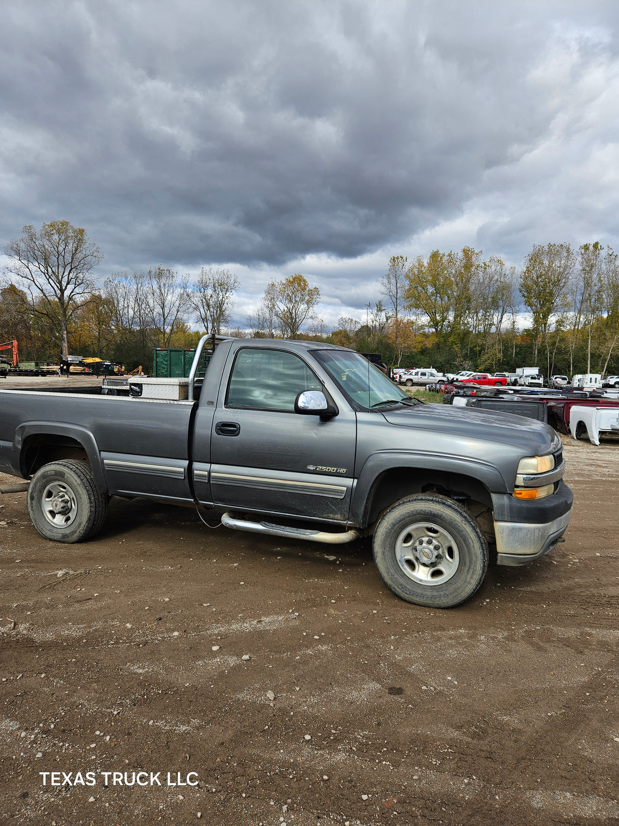 2002 Chevrolet Silverado 2500HD Regular Cab 8' Long Bed - FULL PART OUT